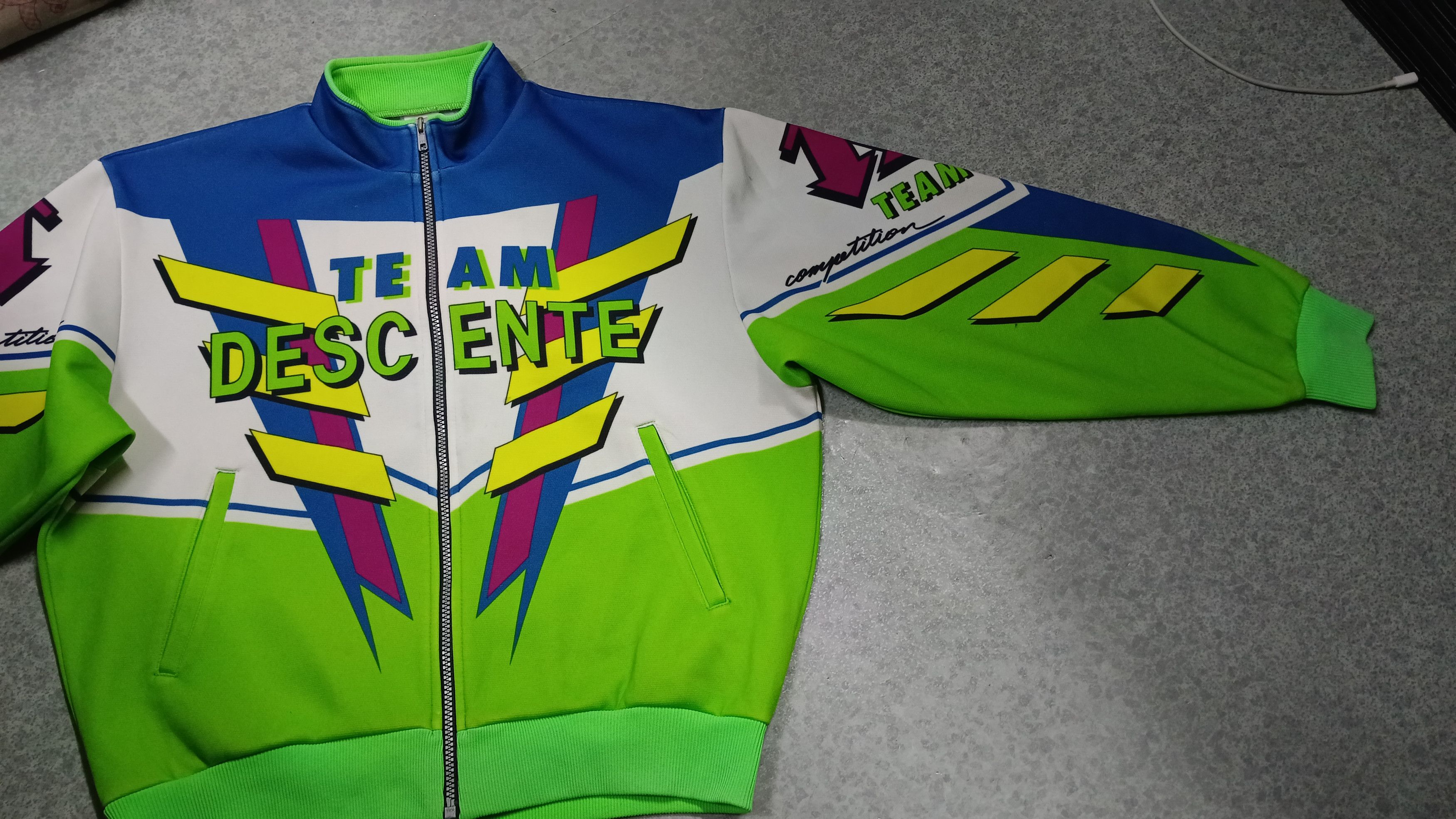 Descente × Japanese Brand 🔥 Rare Vintage Team Descente Track Top Sweater Size US M / EU 48-50 / 2 - 3 Thumbnail