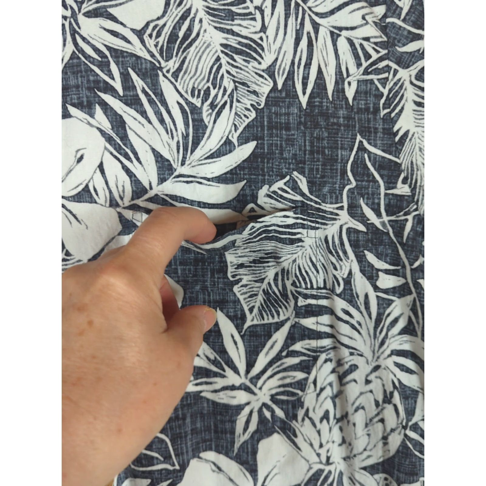 ALOHAS VINTAGE RJC Hawaiian Shirt Button-Up 2XL Mens Gray Floral Island Beach Travel Summer Spring Pocket Short Sleeve Made in USA Size US XXL / EU 58 / 5 - 3 Thumbnail