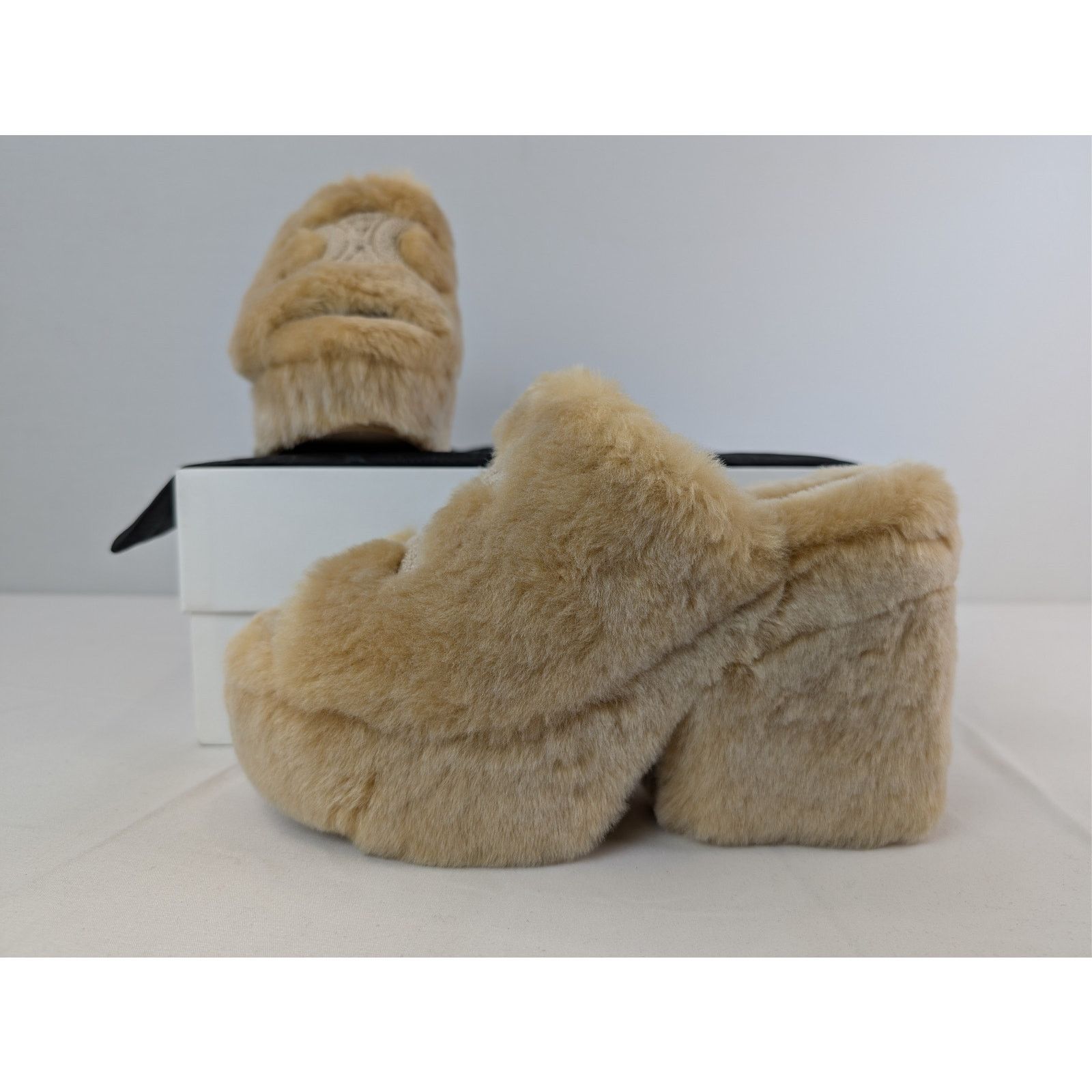 Celine o1rshd1 Elena Mule in Shearling Slide slipper sandal Havana Size US 11 / IT 41 - 17 Thumbnail