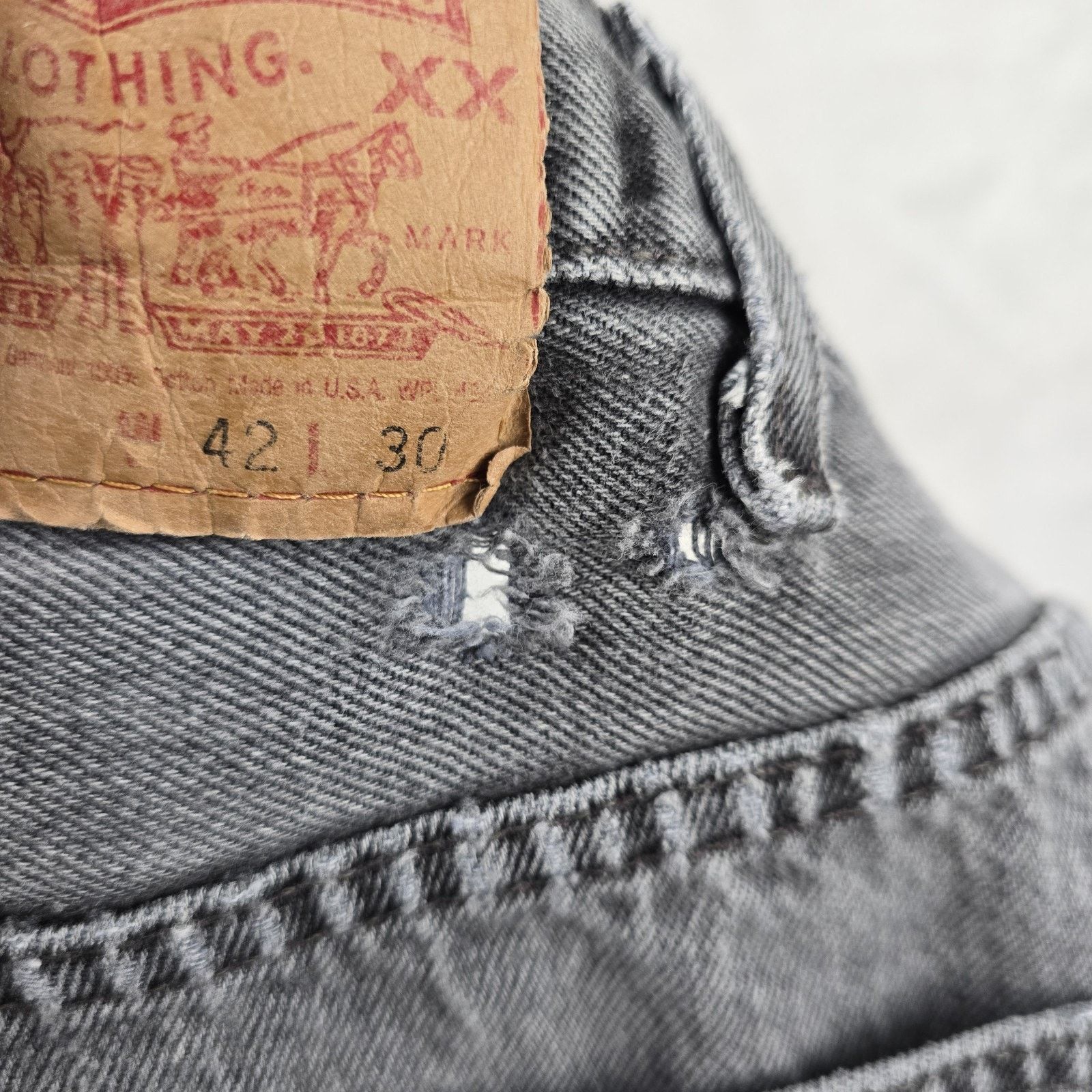 Levi's Vintage Levis 501 Jeans 42x30 Fits 39x28 Thrashed Distressed Size US 39 - 13 Thumbnail