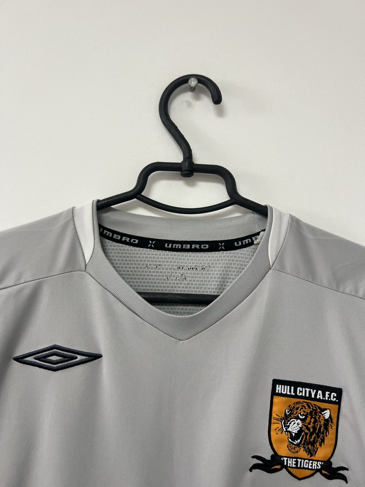 Umbro Hull City 2007-08 Training Jersey Umbro Football shirt sz XL Size US XL / EU 56 / 4 - 13 Thumbnail