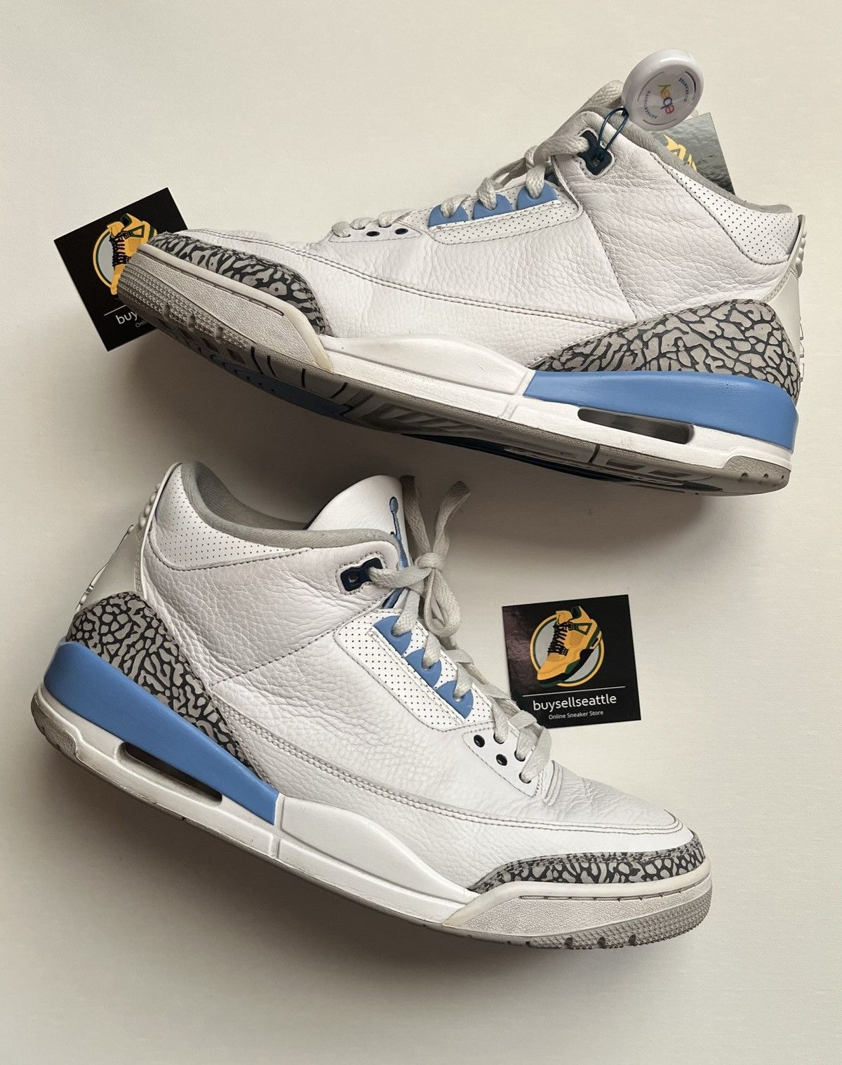 Jordan Brand Jordan 3 Unc Size US 13 / EU 46 - 2 Thumbnail