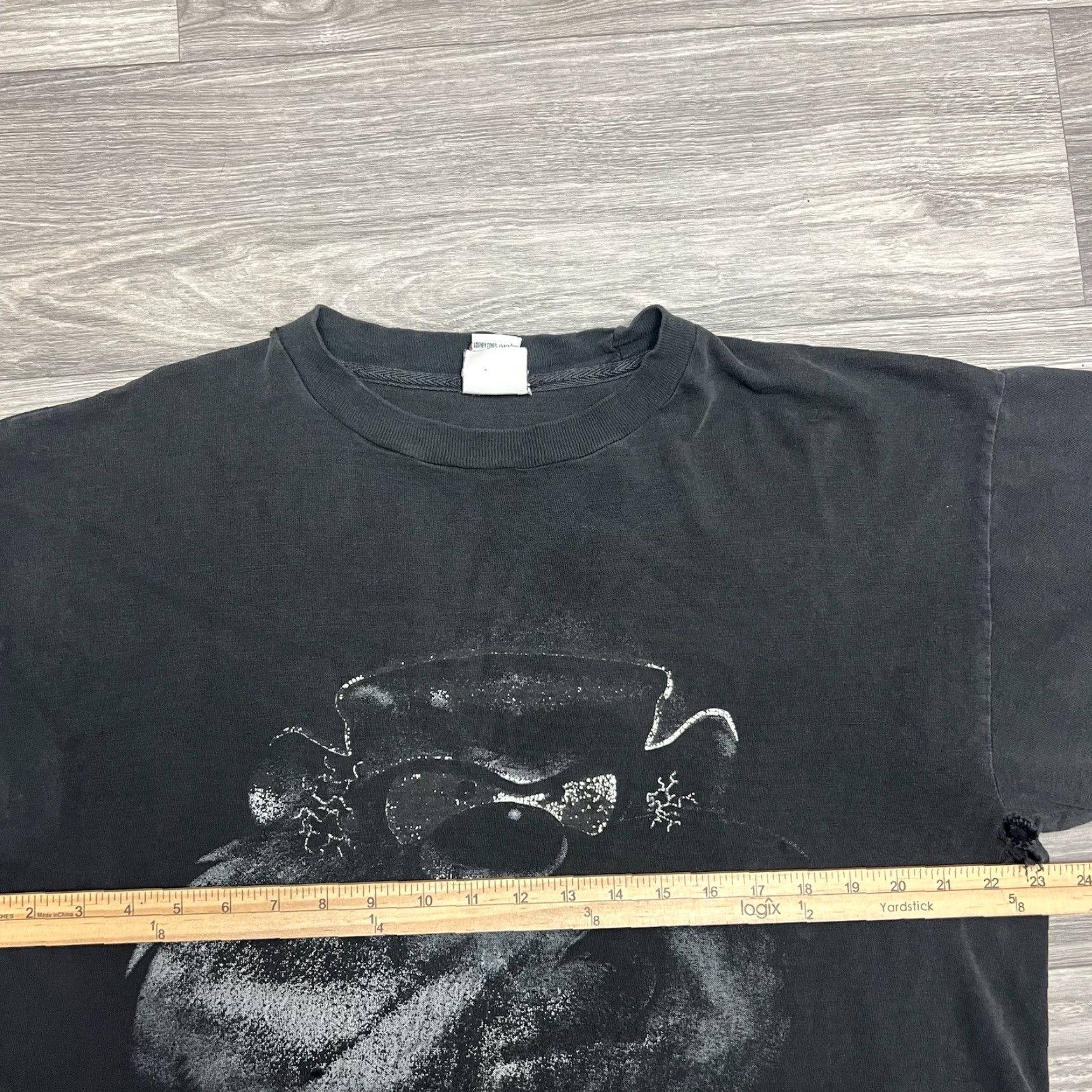 Vintage VINTAGE Looney Tunes Taz Shirt Mens L Black Faded Distressed 90s Cartoon Thrash Shirt Size US L / EU 52-54 / 3 - 5 Thumbnail