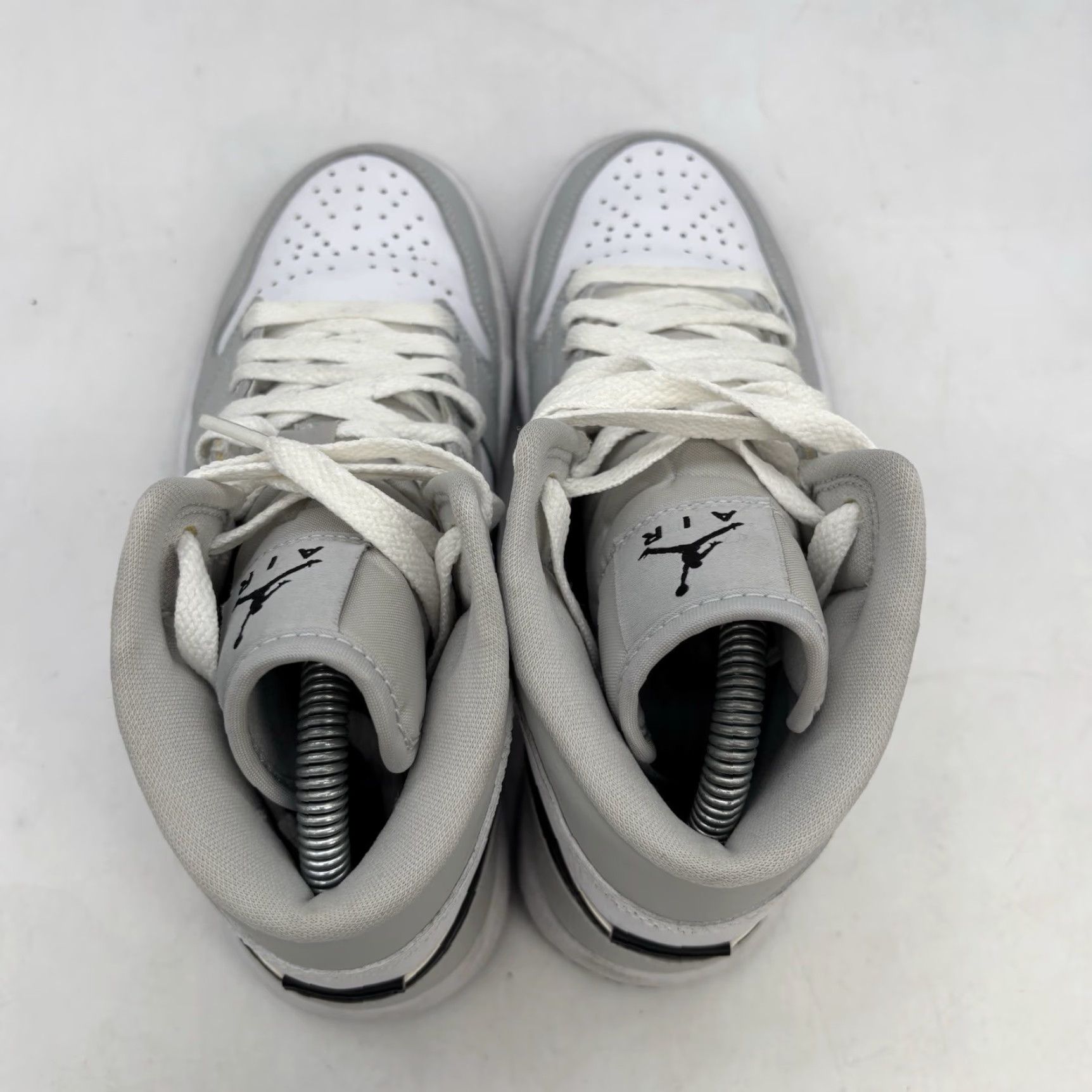 Jordan Brand Nike Air Jordan 1 Mid Light Smoke Grey Fog BQ6472-015 Size 7 Women's 5.5 Men Size US 7 / IT 37 - 5 Thumbnail