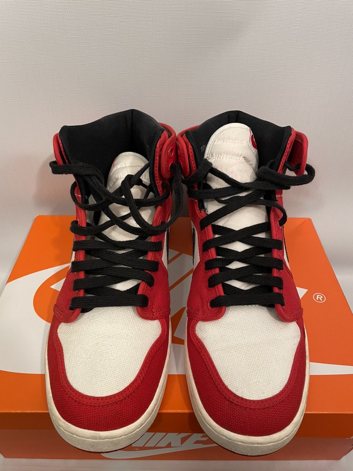 Nike Jordan 1 KO Chicago Size US 10.5 / EU 43-44 - 2 Thumbnail