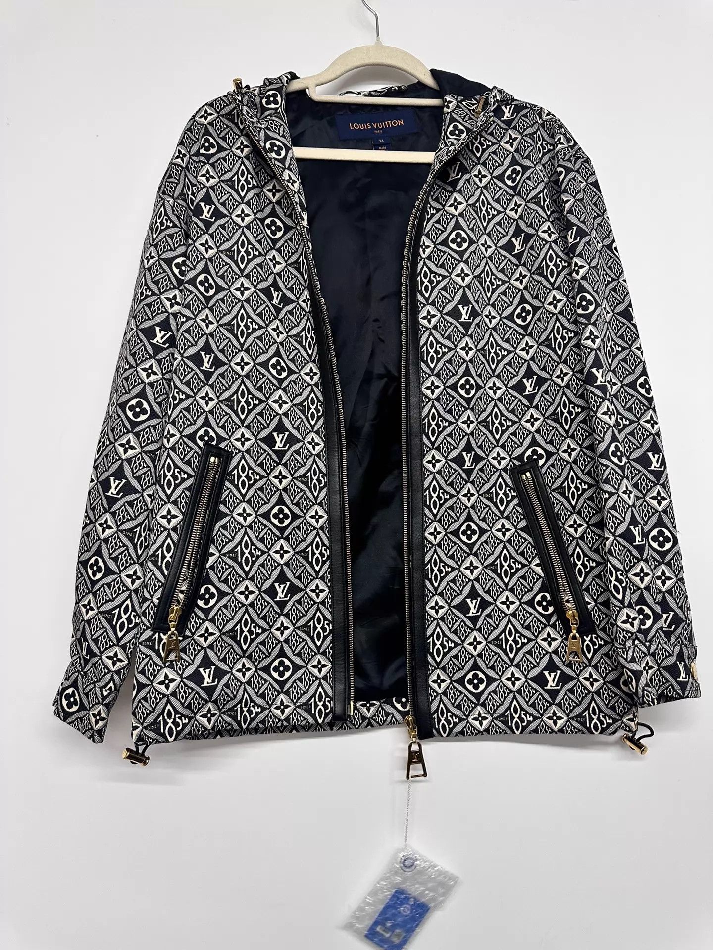 Louis Vuitton Louis Vuitton All Over Logo Print Jacket 34 Size XS / US 0-2 / IT 36-38 - 1 Thumbnail