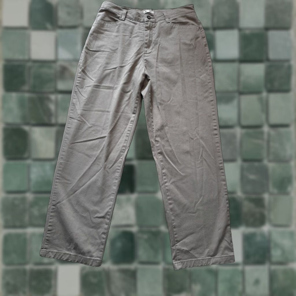 Lee LEE Women's Pants At the Waist Size 10 Gray Straight Front Stretch Casual RegularS Size 32" / US 10 / IT 46 - 1 Thumbnail