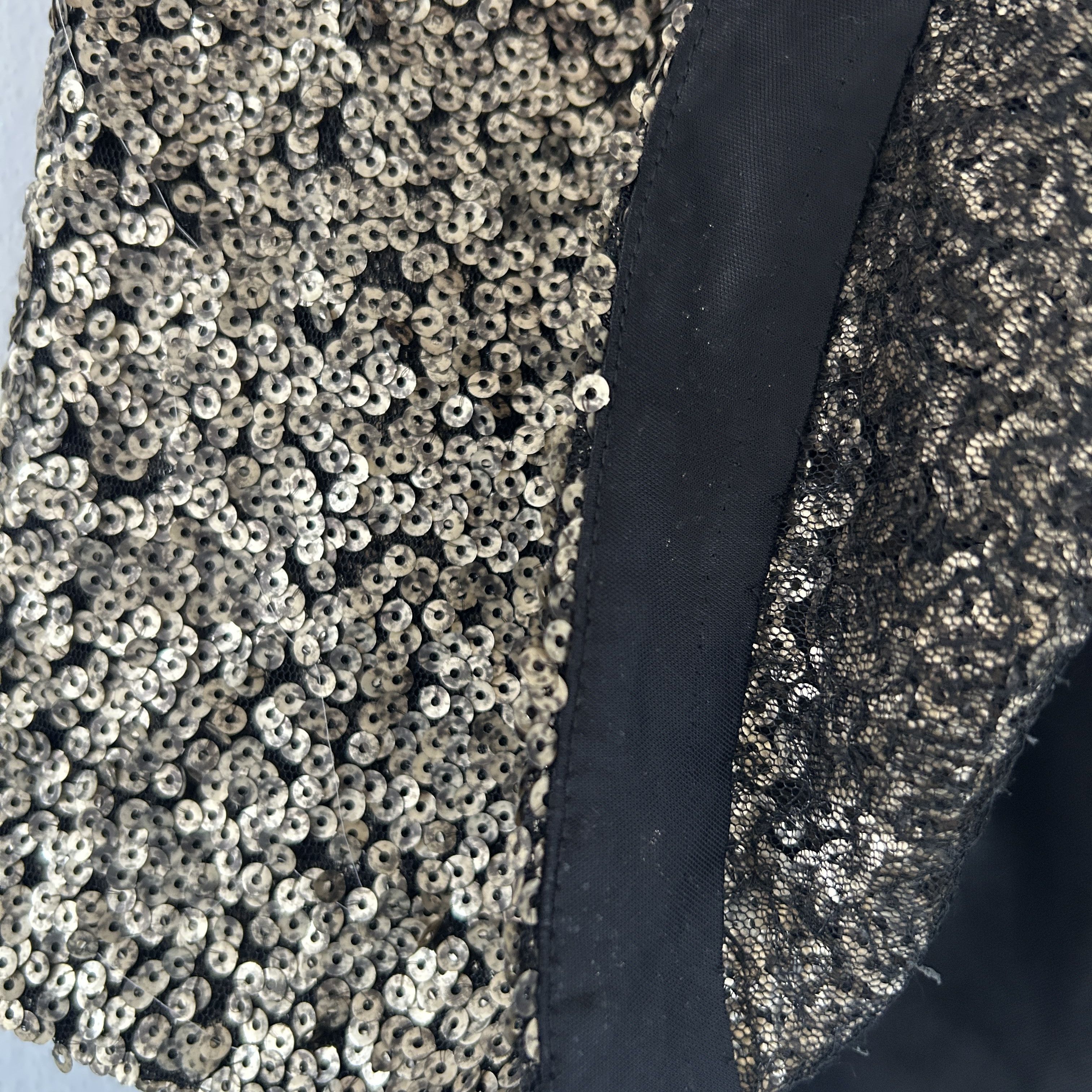 Vintage Vintage Gold Sequin Mini Skirt Size 27" / US 4 / IT 40 - 9 Thumbnail