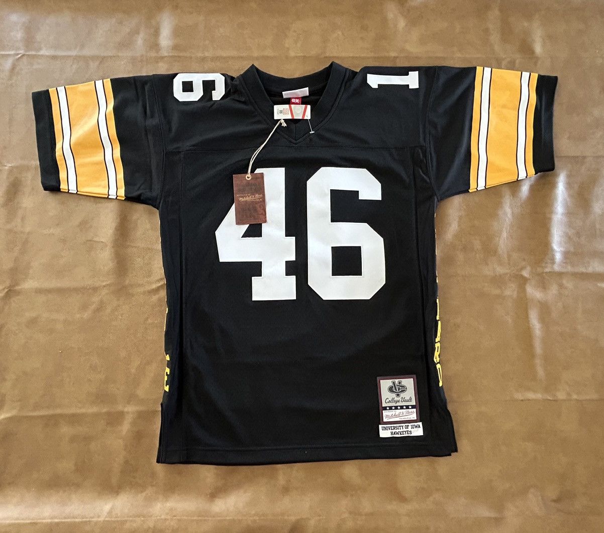 Mitchell & Ness Mitchell & Ness CJ Beathard x George Kittle Iowa Jersey! Size US M / EU 48-50 / 2 - 2 Thumbnail
