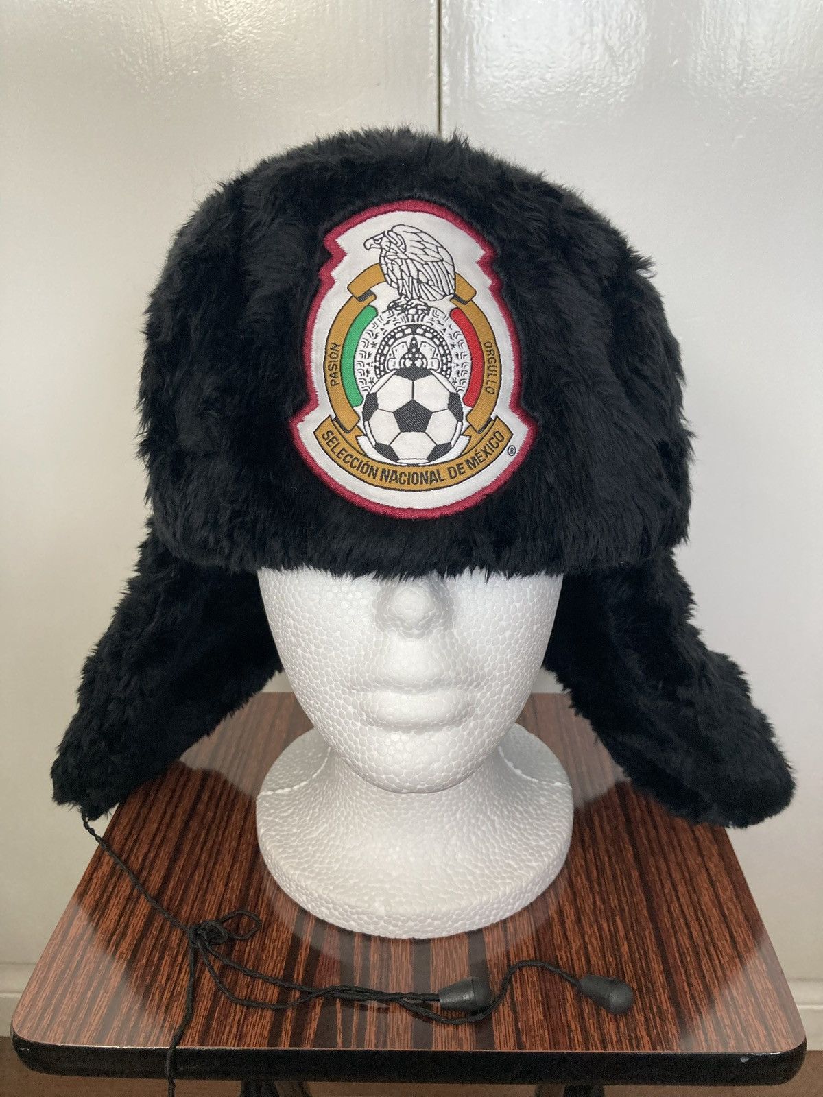 Vintage MEXICO NATIONAL FOOTBALL FUTBOL SOCCER TEAM USHANKA TRAPPER Size ONE SIZE - 2 Thumbnail