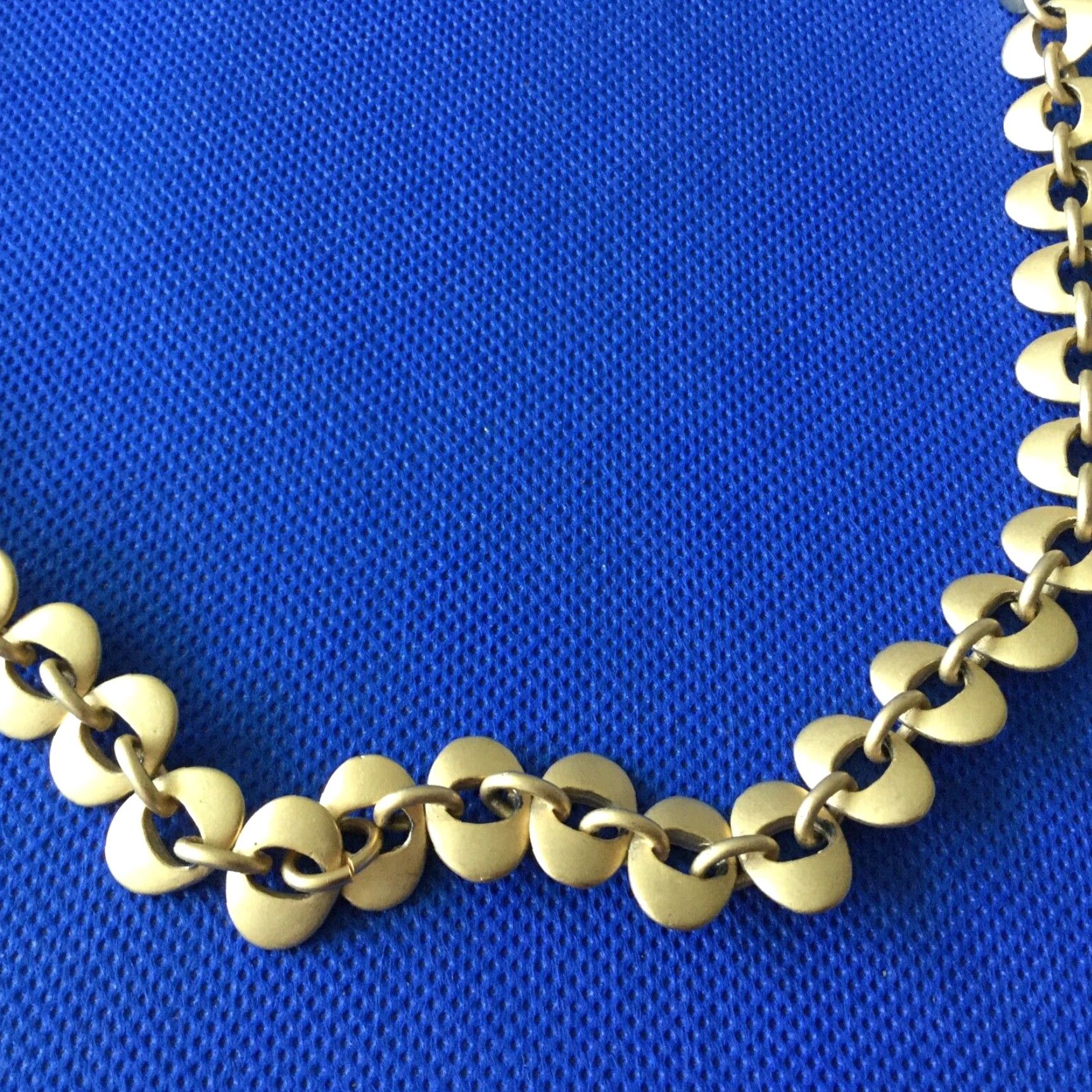 Express VINTAGE Express Gold Tone Metal Chain Belt Skinny L/XL 90s Womens Size ONE SIZE - 3 Thumbnail