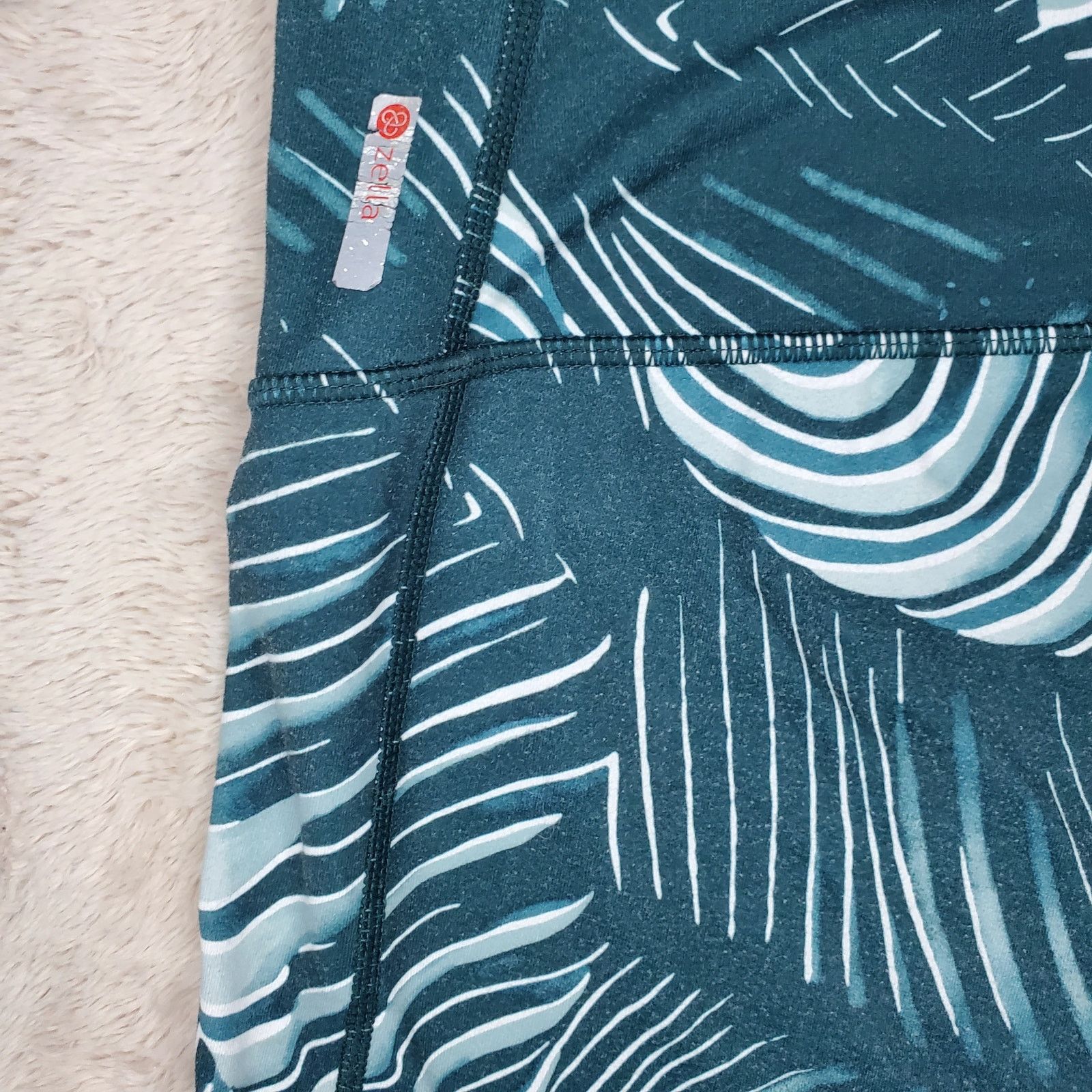 Other Zella Green Leaf Leggings Medium Size 28" / US 6 / IT 42 - 9 Thumbnail