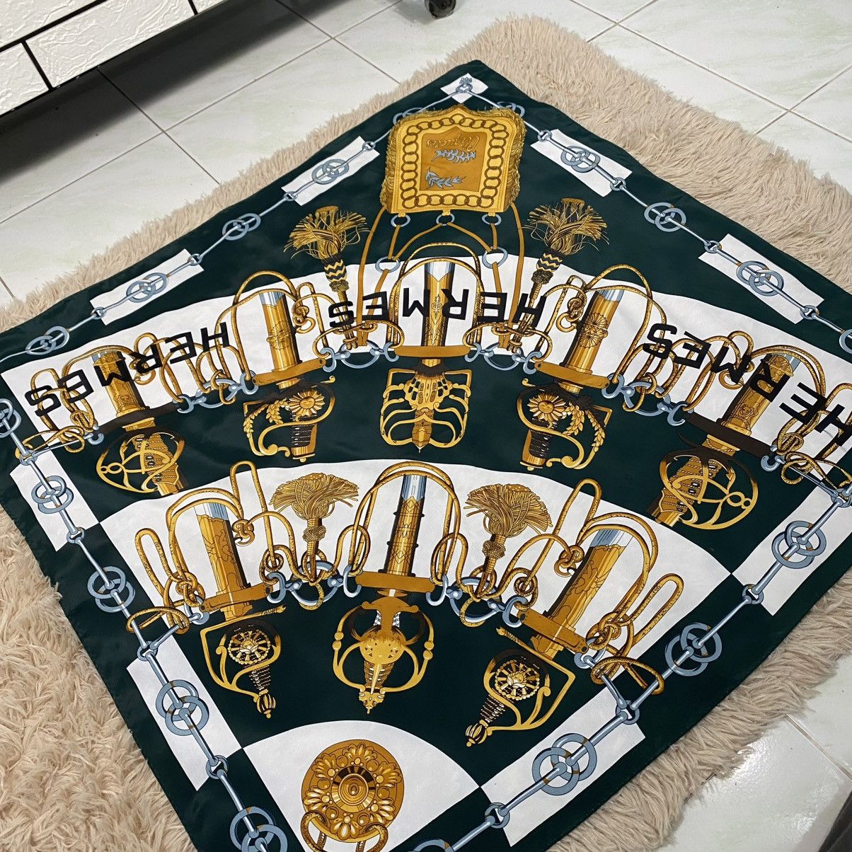 Hermes 🔥VINTAGE SCARVES HERMES SILK MADE IN FRANCE Size ONE SIZE - 10 Thumbnail