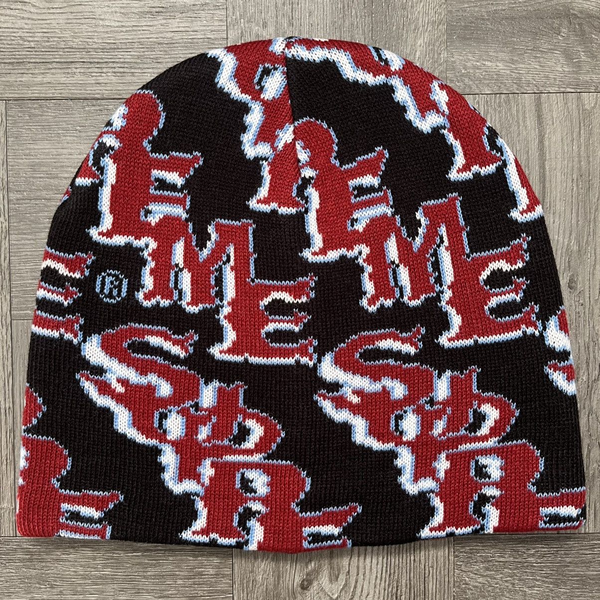 Supreme Slanted Gothic Outline Beanie Black
