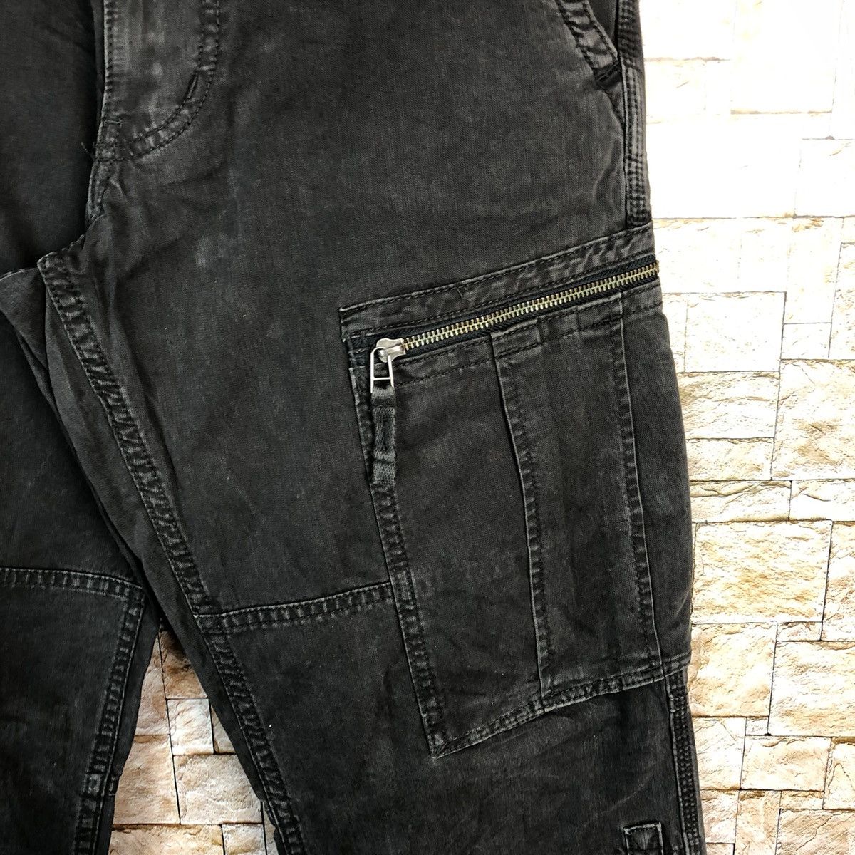 Japanese Brand Uniqlo Black japan utility Cargo Multipocket Pants #A618 Size US 29 - 11 Thumbnail