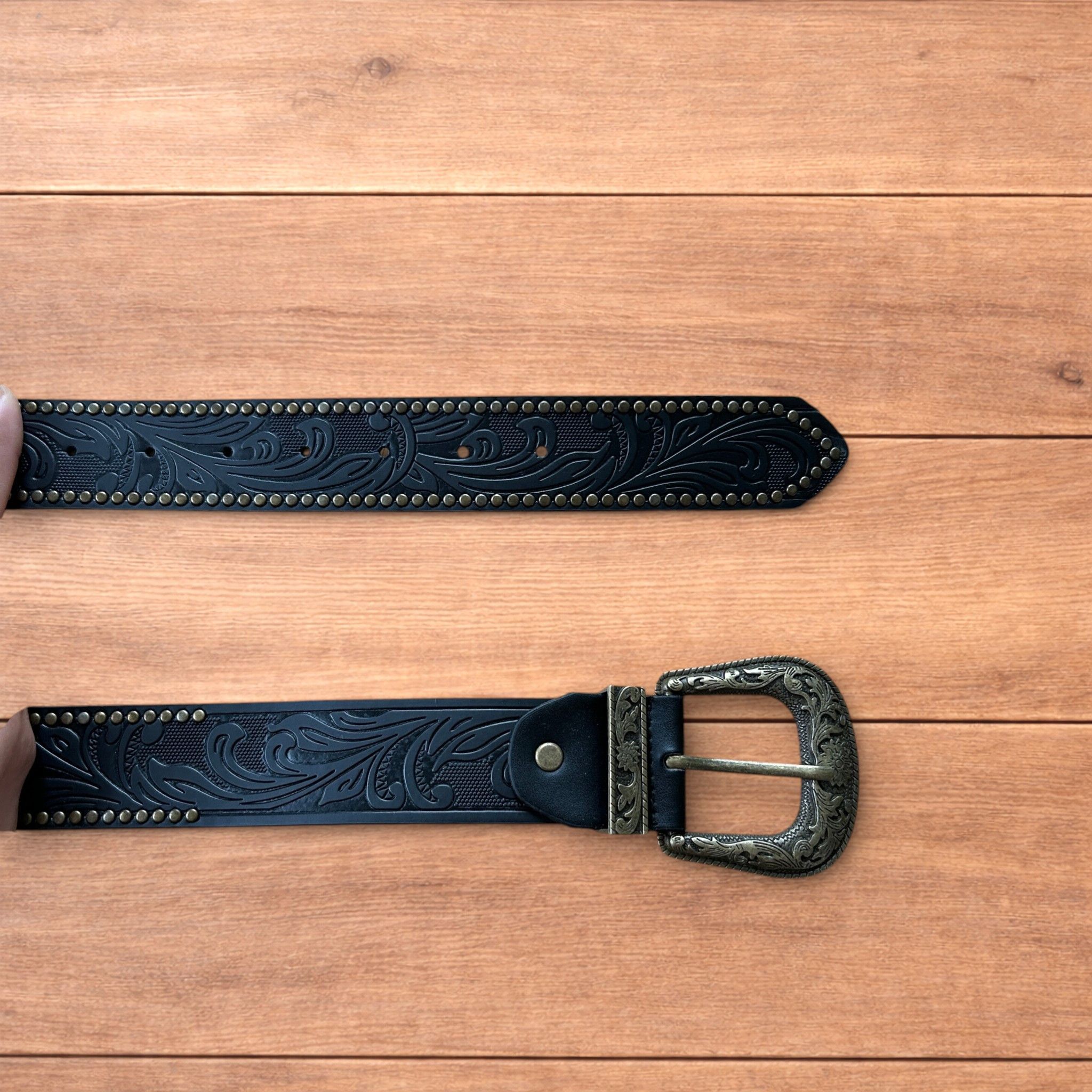 Japanese Brand Faux leather western cowboy belt in black with brass trim. Size ONE SIZE - 2 Thumbnail