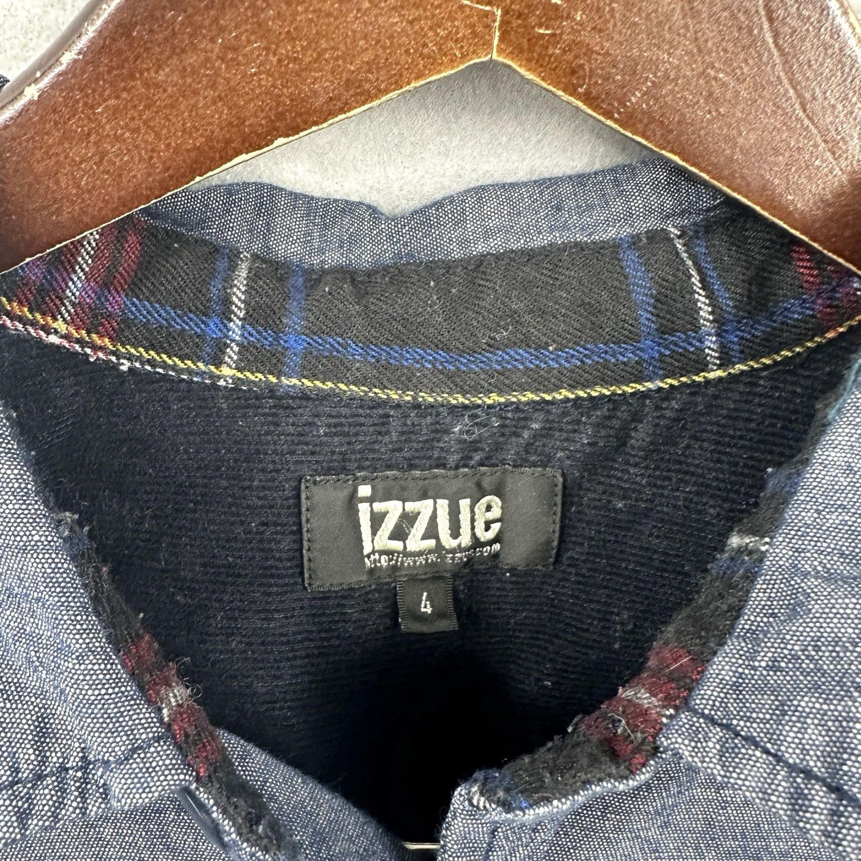 izzue Izzue Shirt Mens 4 Medium Corduroy Chambray Long Sleeve Preppy Japanese Luxury Fashion Shirt Mens M Blue plaid Button-Up Casual Modern Classic Mens Size US M / EU 48-50 / 2 - 4 Thumbnail