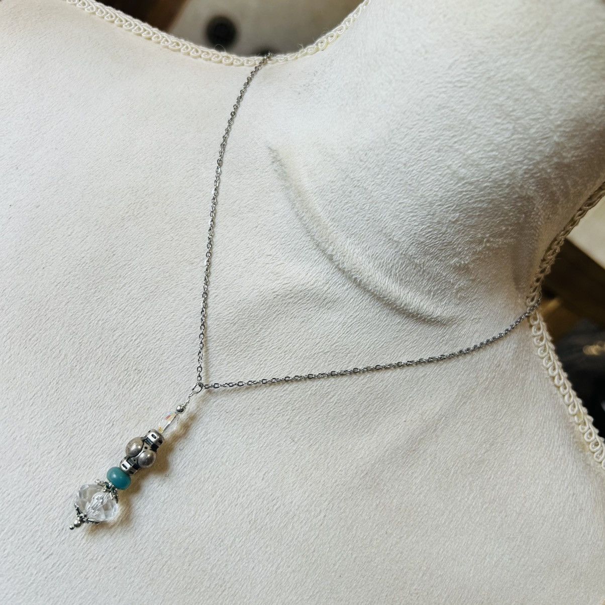 Handmade Handcrafted faceted crystal vintage lucite pendant necklace Size ONE SIZE - 2 Thumbnail