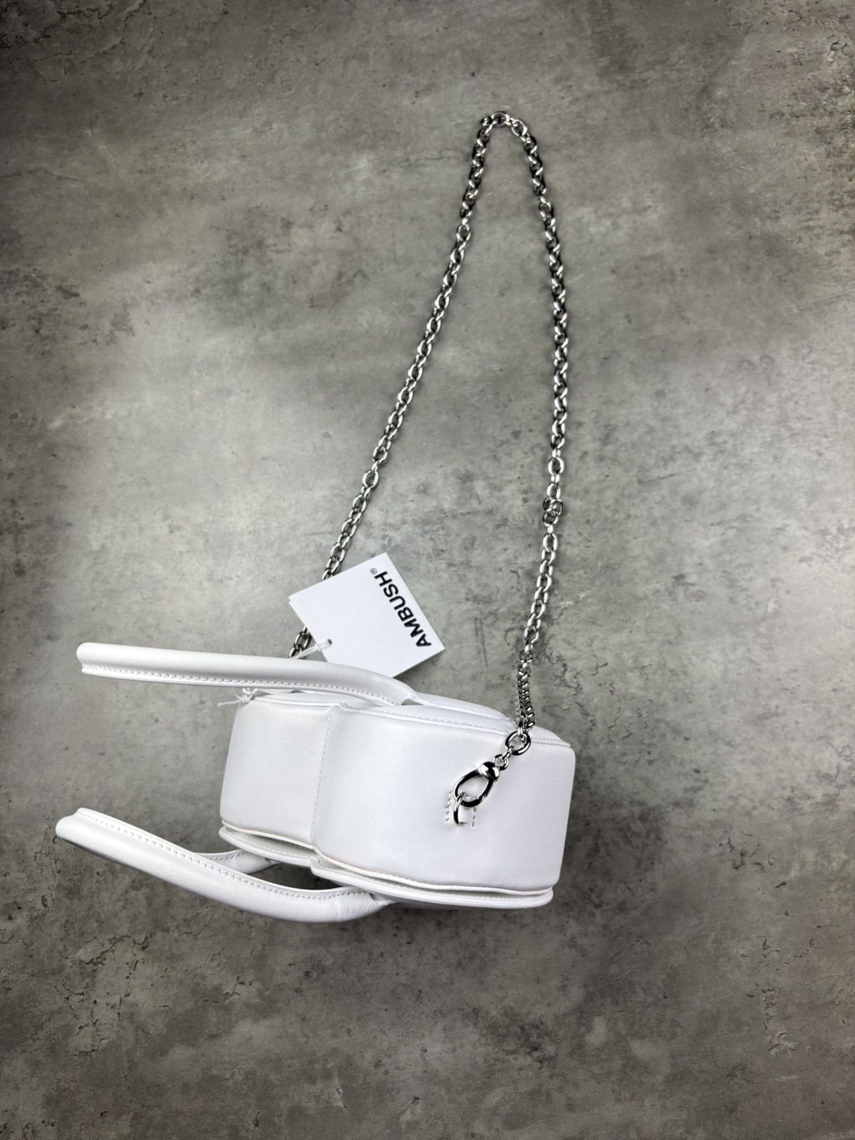 Ambush Design Ambush heart handle leather shoulder bag on chain Size ONE SIZE - 6 Thumbnail