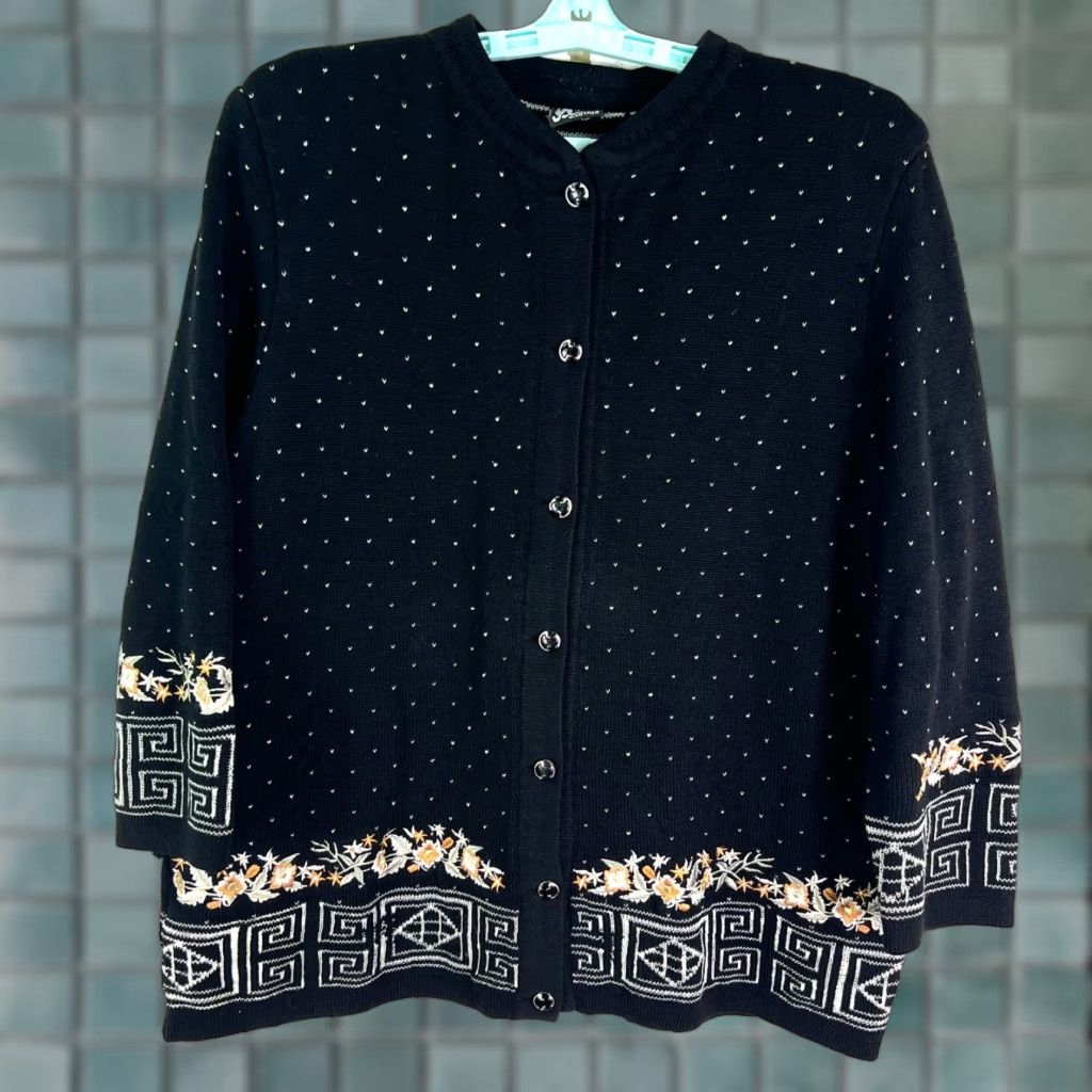 Vintage VINTAGE Ram Clothes Floral Embroidered Cardigan Sweater Womens Size L Black 90s Classic Size L / US 10 / IT 46 - 1 Thumbnail