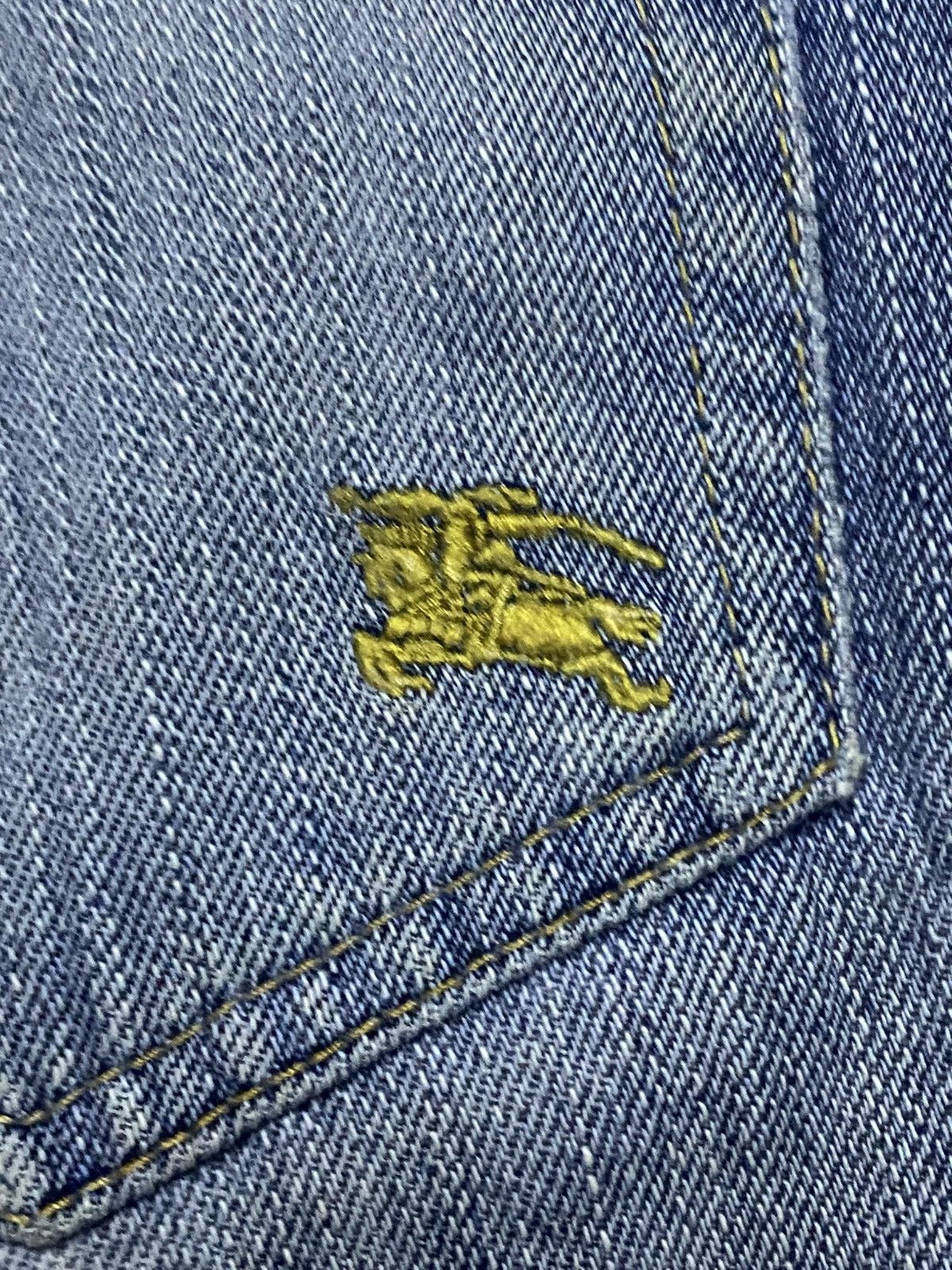 Burberry Vintage Burberry Blue Label Faded Wash Jeans Size US 32 / EU 48 - 9 Thumbnail
