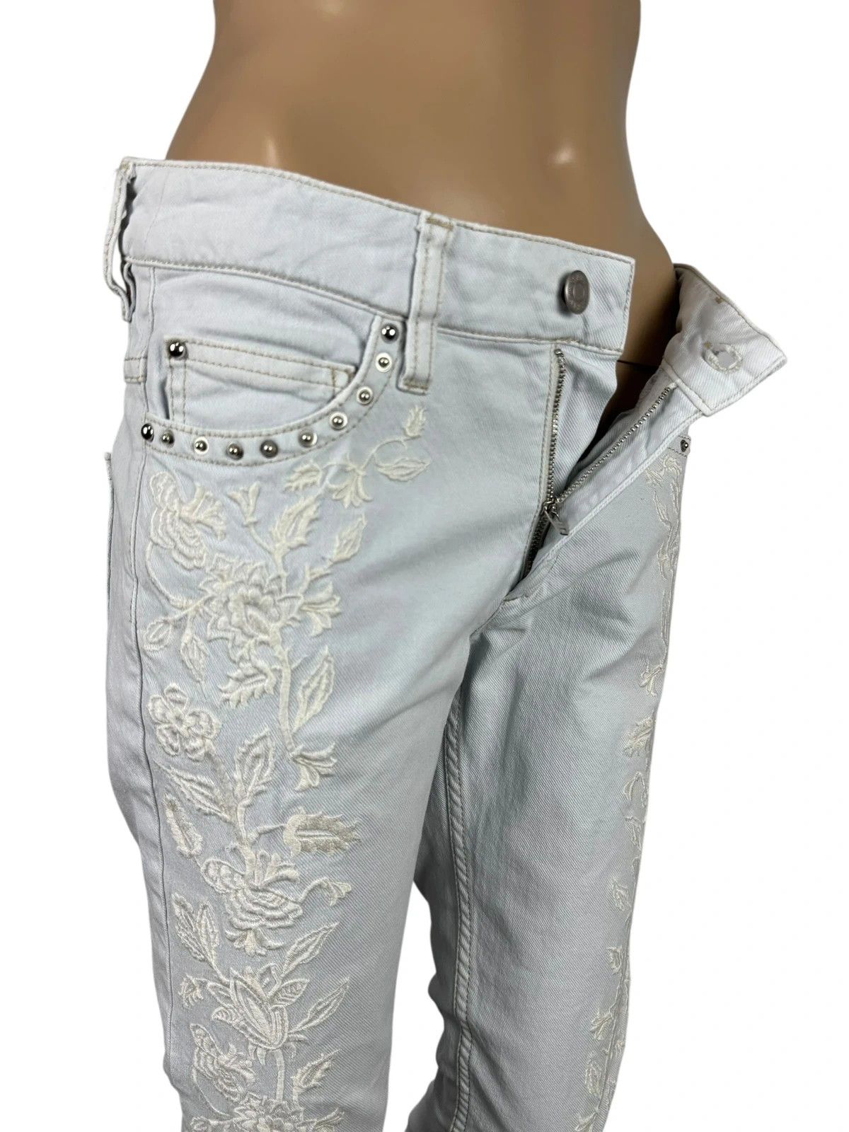 Isabel Marant Isabel Marant Crop Embroidery Jeans size 36 Size 26" / US 2 / IT 38 - 10 Thumbnail