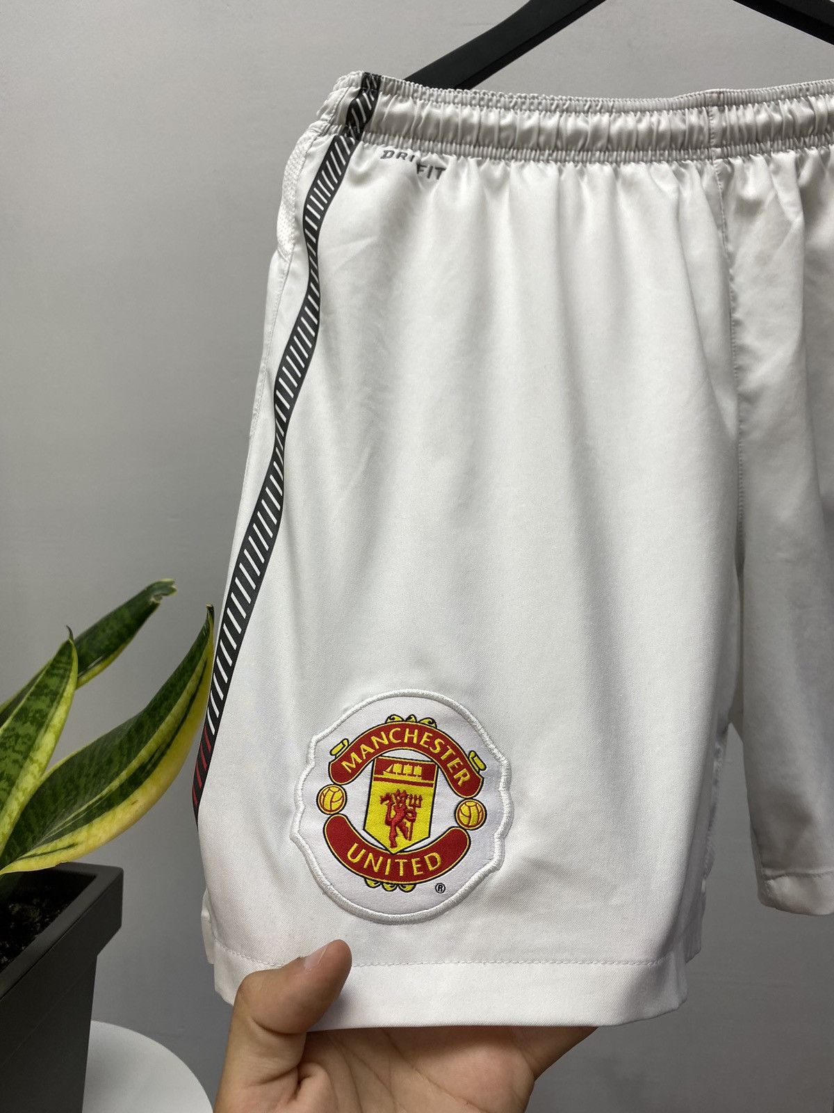 Nike Nike Manchester United 2010 2011 Football Soccer Shorts Size US 32 / EU 48 - 5 Thumbnail