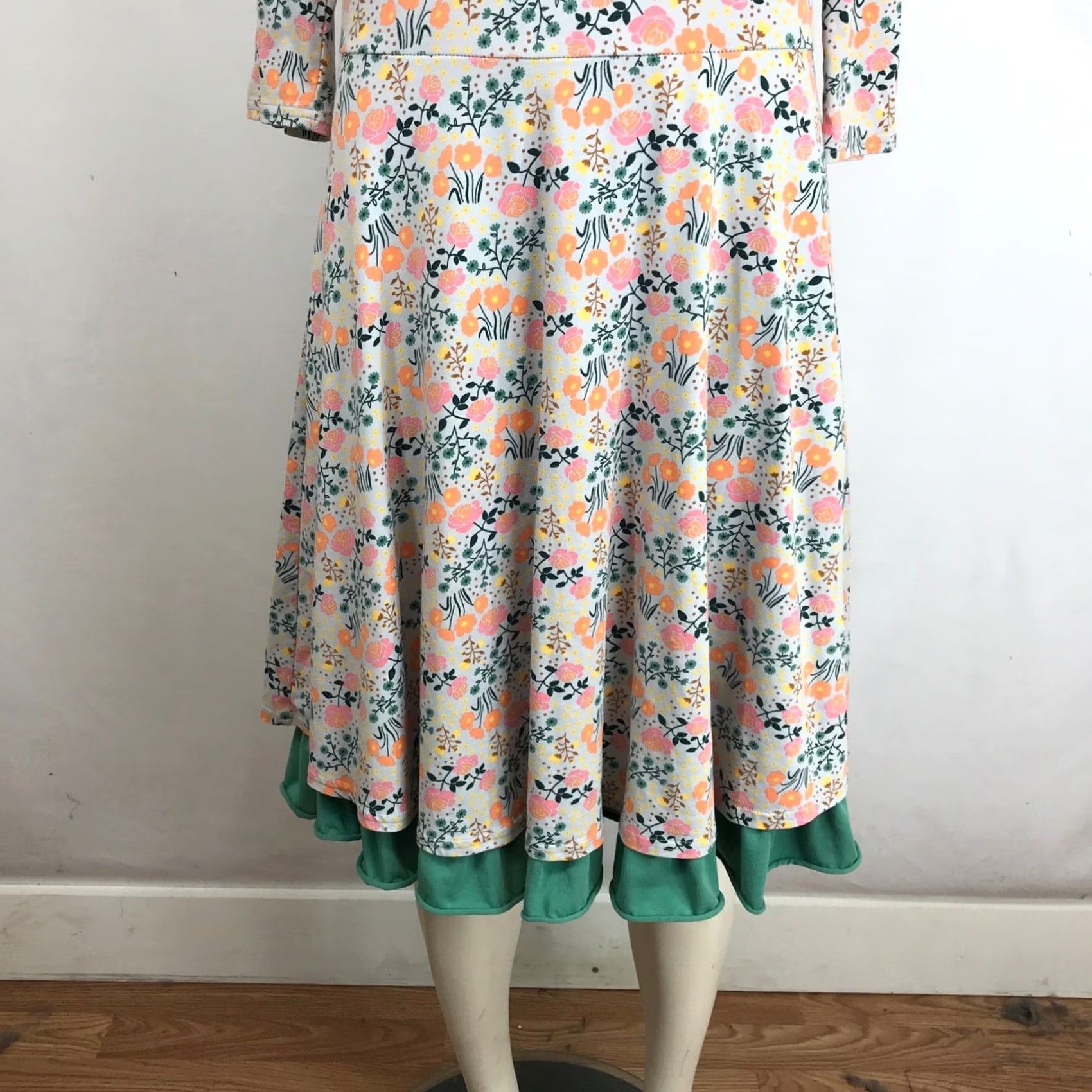 Vintage Matilda Jane Joanna Gaines Womens Dress M Floral Print 3/4 sleeve scoop neck Size M / US 6-8 / IT 42-44 - 3 Thumbnail