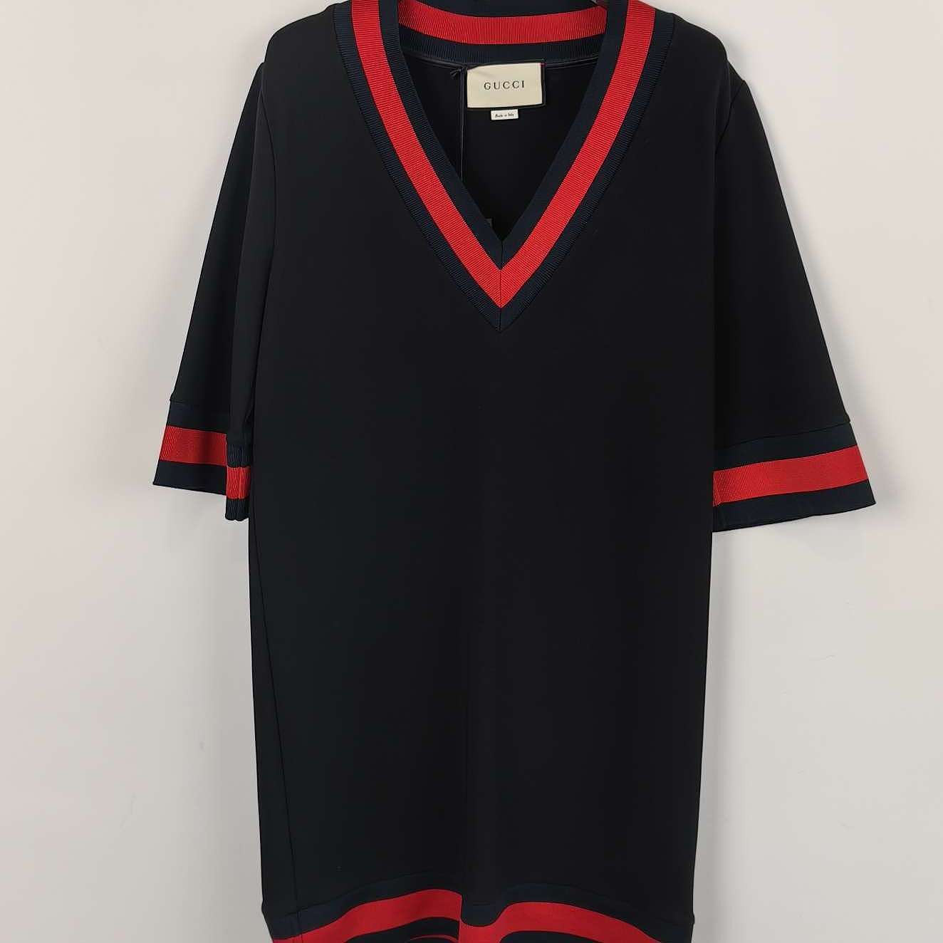 Gucci Gucci V-Neck Stripe Trim Dress Size 42 Size M / US 6-8 / IT 42-44 - 1 Thumbnail