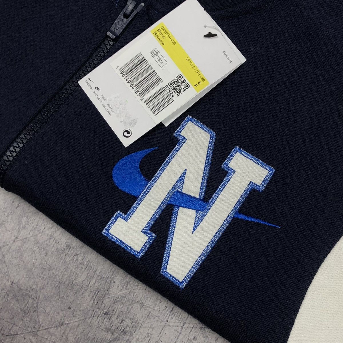 Hypebeast NWT❗️ Nike Colorblock printing logo alphabet zipper jacket Size US S / EU 44-46 / 1 - 4 Thumbnail