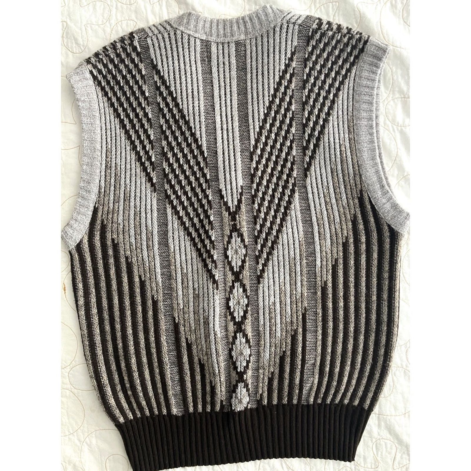 London Fog VINTAGE London Fog Sweater Vest Shirt Men L Brown Striped Wool Acrylic Grandpa USA Size US L / EU 52-54 / 3 - 7 Thumbnail