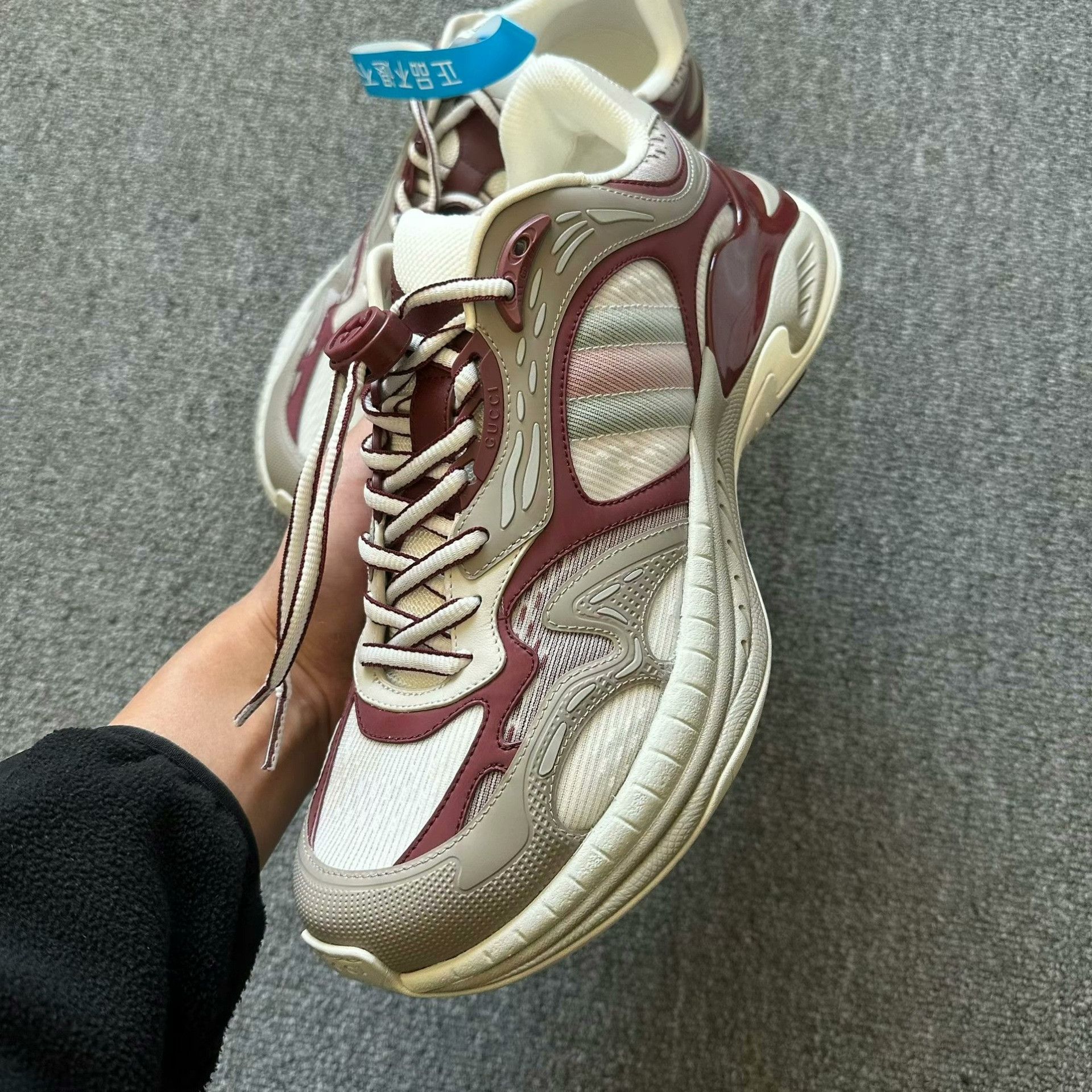 Gucci gucci run2.0 sneakers size 41/42.5 Size US 10.5 / EU 43-44 - 1 Thumbnail