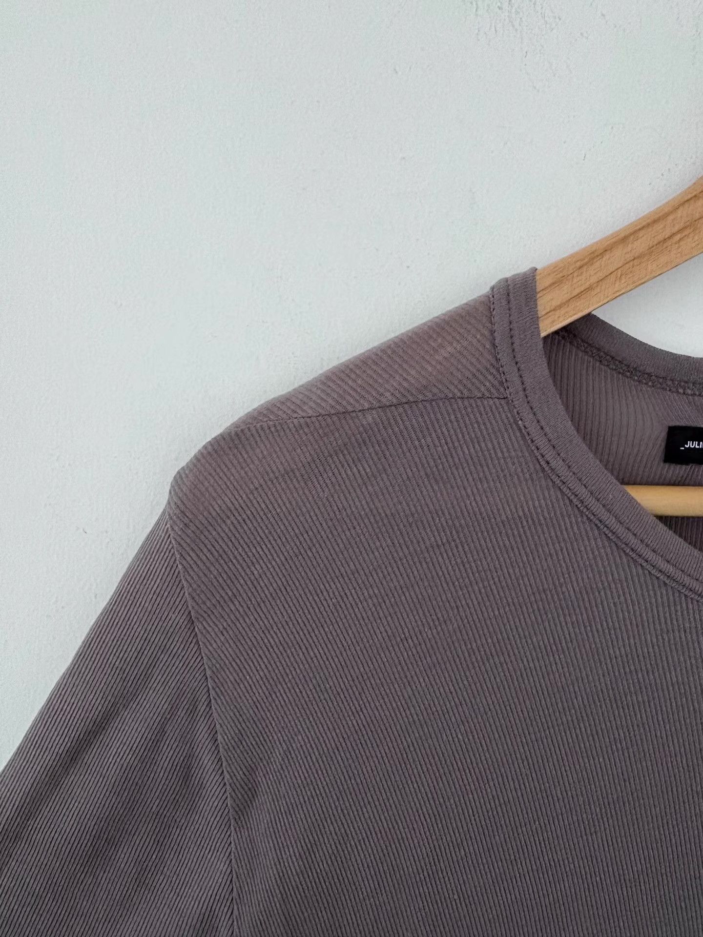 Julius Julius 24SS Men's Grey-Brown Drooping Loop Hem T-shirt Ｑ21 Size US M / EU 48-50 / 2 - 5 Thumbnail