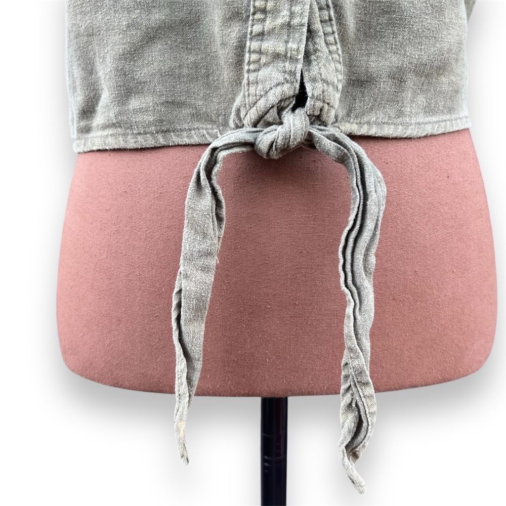 Other Vanilla Star, Sleeveless Button up Front Tie Acid Wash Crop top Juniors’ Medium Size M / US 6-8 / IT 42-44 - 6 Thumbnail