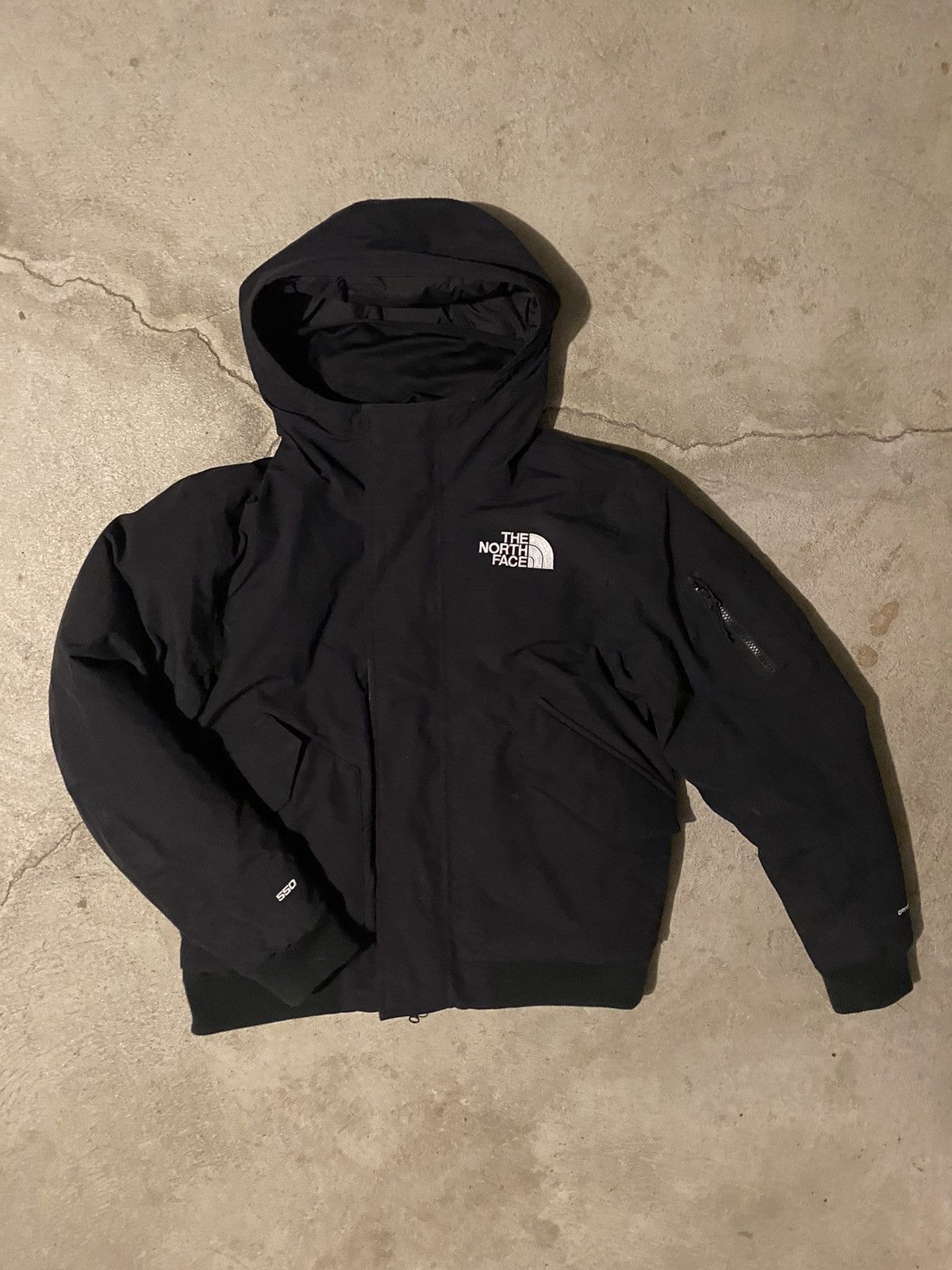image of The North Face Dryvent 550 Coat in Black, Men's (Size Medium)