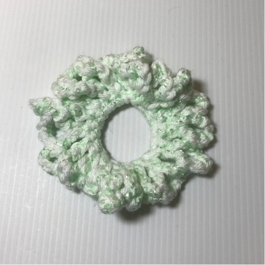 Handmade NWT Mint Green White Handmade Crocheted Hair Scrunchie Size ONE SIZE - 1 Thumbnail