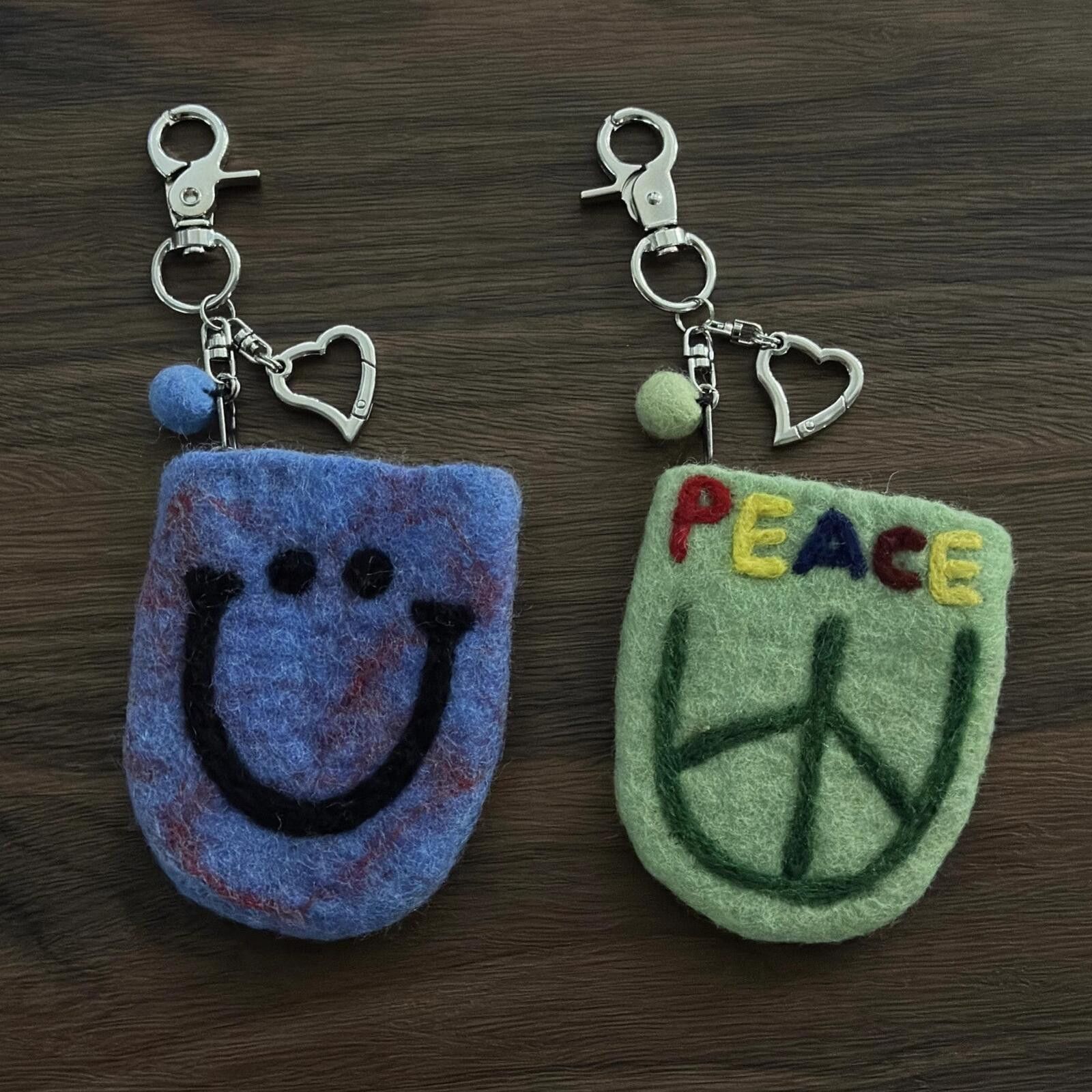 Jewelry Wool Felt Coin Pouch Keychain | Handmade Smiley Street Size ONE SIZE - 2 Thumbnail