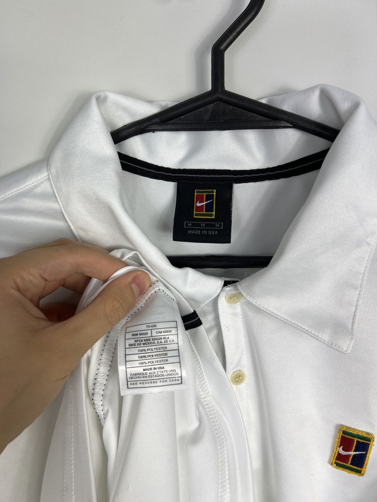 Nike Tshirt Nike Tennis Logo White Vintage Polo Shirt Size US M / EU 48-50 / 2 - 2 Thumbnail