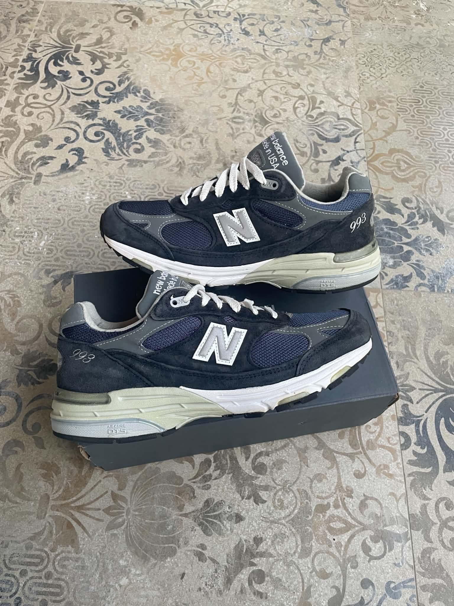 New Balance New Balance 993 MR993NV Made In USA kith Navy Size US 7.5 / EU 40-41 - 1 Thumbnail