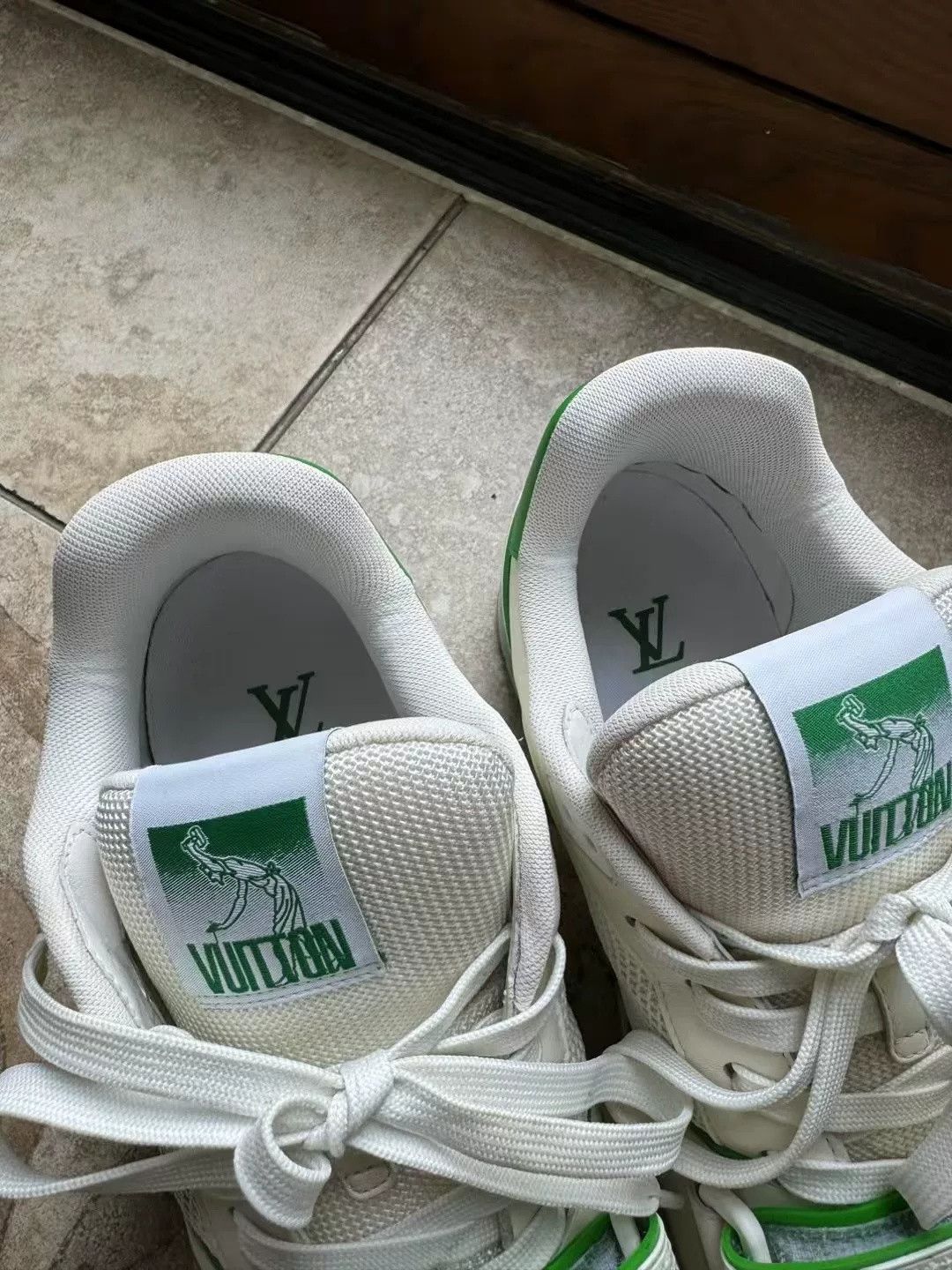Louis Vuitton Louis Vuitton White Green Velcro Trainer Size US 9 / EU 42 - 3 Thumbnail