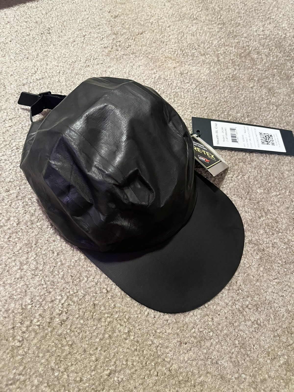 Veilance Arc'teryx Veilance stealth cap SL Shakedry size Small/Med