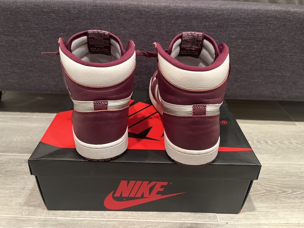 Nike Jordan 1 Bordeaux Size US 10.5 / EU 43-44 - 4 Thumbnail