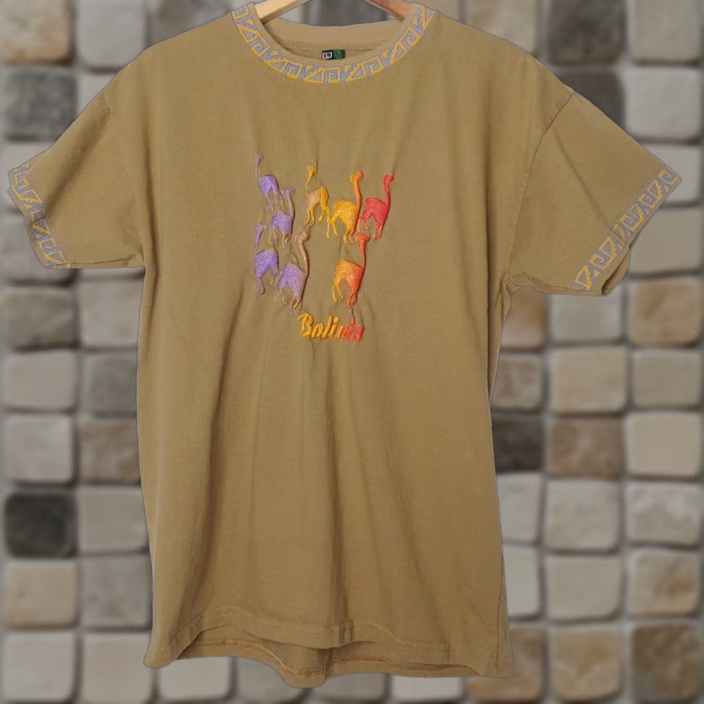 Vintage VINTAGE La Hoja De Coca T-Shirt Unisex L Crew Neck Beige Puffy Graphic Alpaca Tribal 40" Chest 26" Length Men Women Size US L / EU 52-54 / 3 - 1 Thumbnail