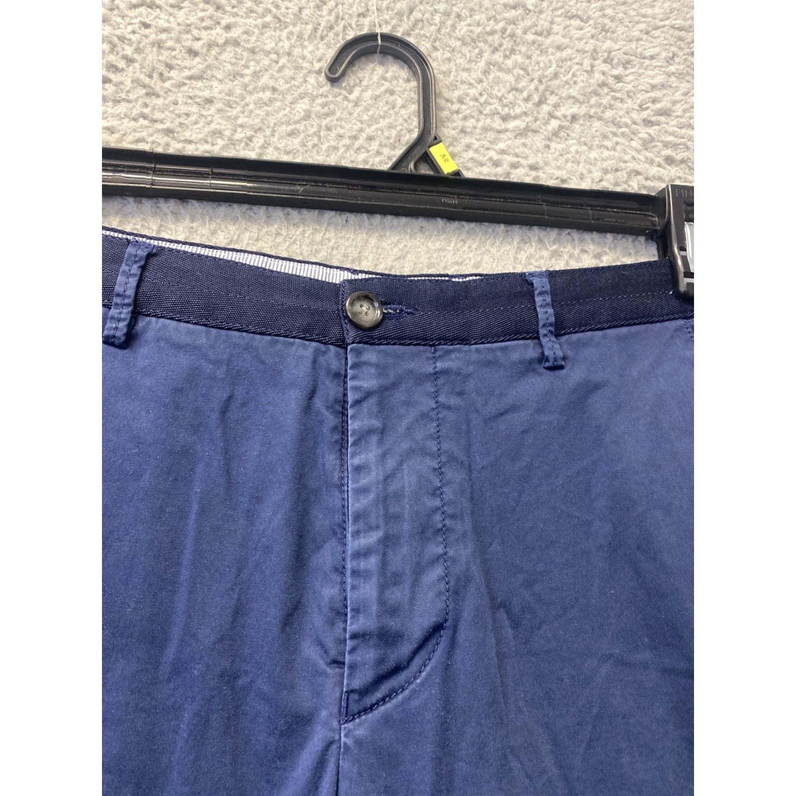 Hugo Boss HUGO BOSS Men's Chino Shorts 32R Blue Solid Regular Fit Size US 32 / EU 48 - 2 Thumbnail