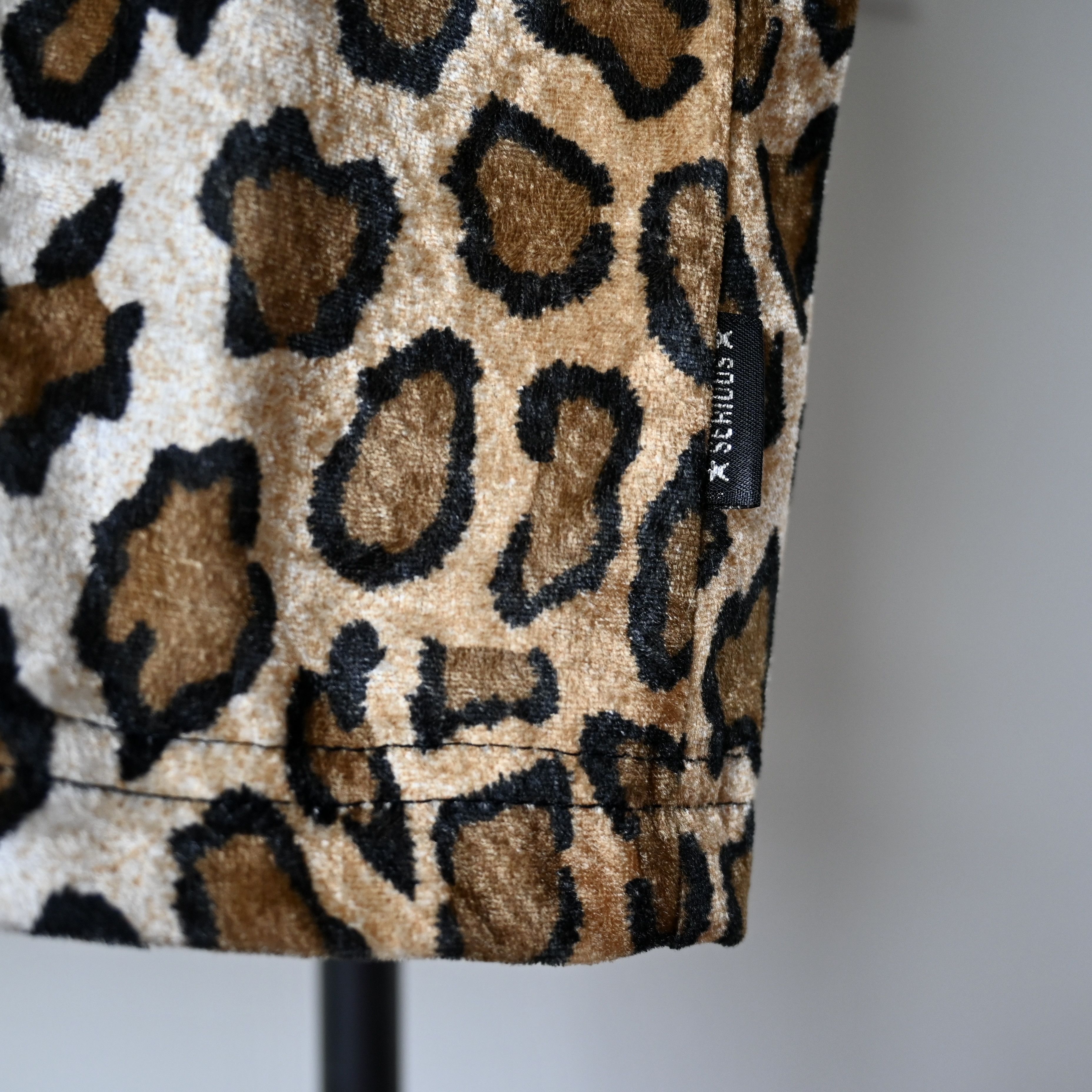Vintage VTG 1990s Serious Clothing leopard fabric short sleeve shirt Size US L / EU 52-54 / 3 - 7 Thumbnail