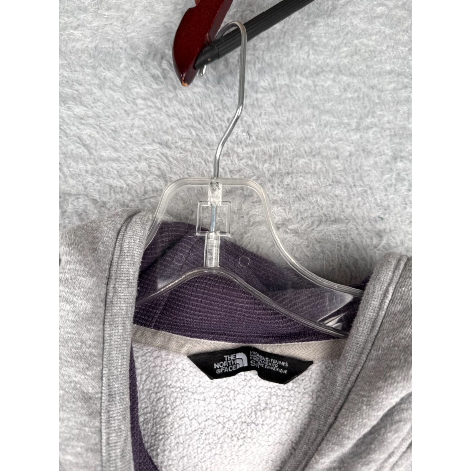 The North Face The North Face Hoodie Womens Small Gray Pullover Logo Front Pocket Sweater Size S / US 4 / IT 40 - 7 Thumbnail