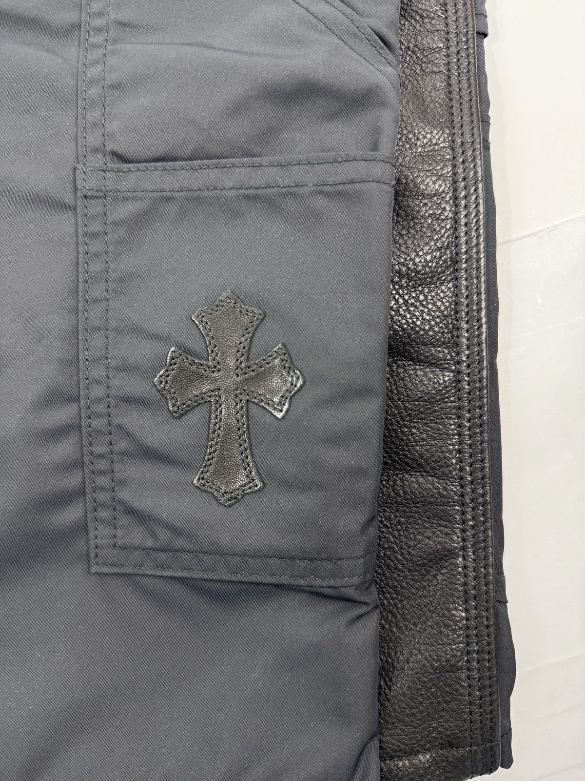 Chrome Hearts LEATHER PANEL SINGLE LEATHER CROSS NYLON SHORTS Size US 34 / EU 50 - 5 Thumbnail