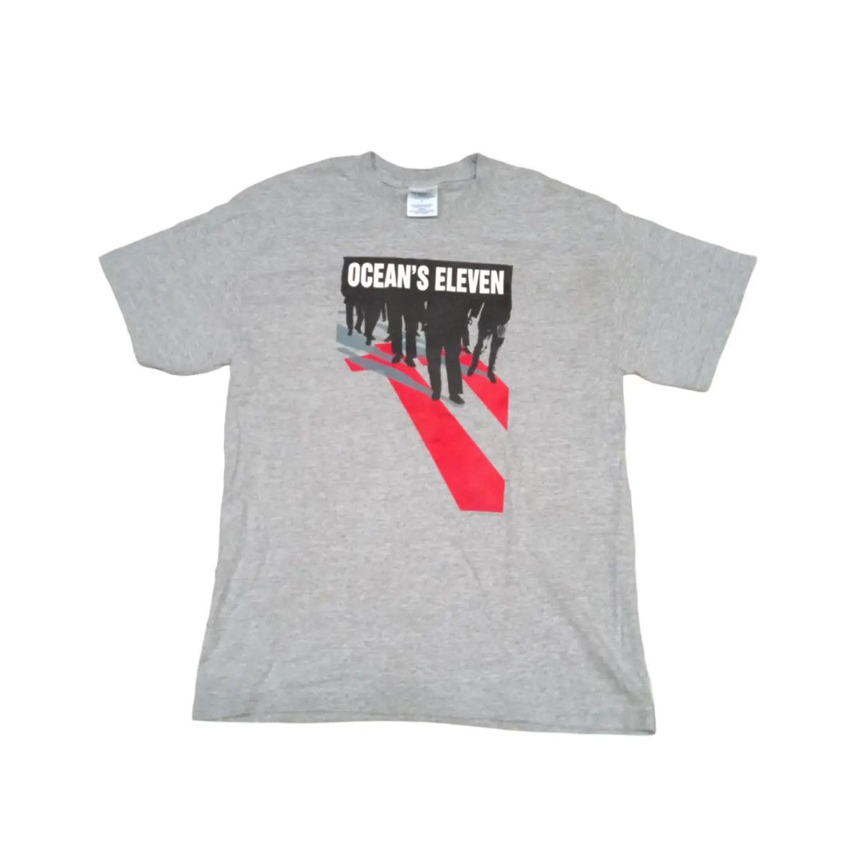 Vintage Vintage 2000s Ocean’s Eleven T Shirt Brad Pitt Size US M / EU 48-50 / 2 - 1 Thumbnail