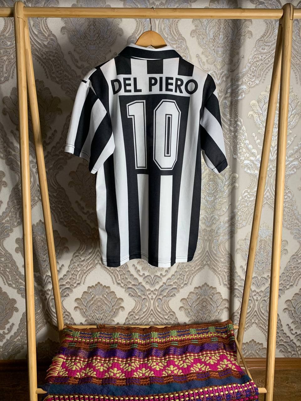 Vintage Very Rare Juventus Italy Del Piero Retro Soccer Jersey Y2K Size US L / EU 52-54 / 3 - 5 Thumbnail