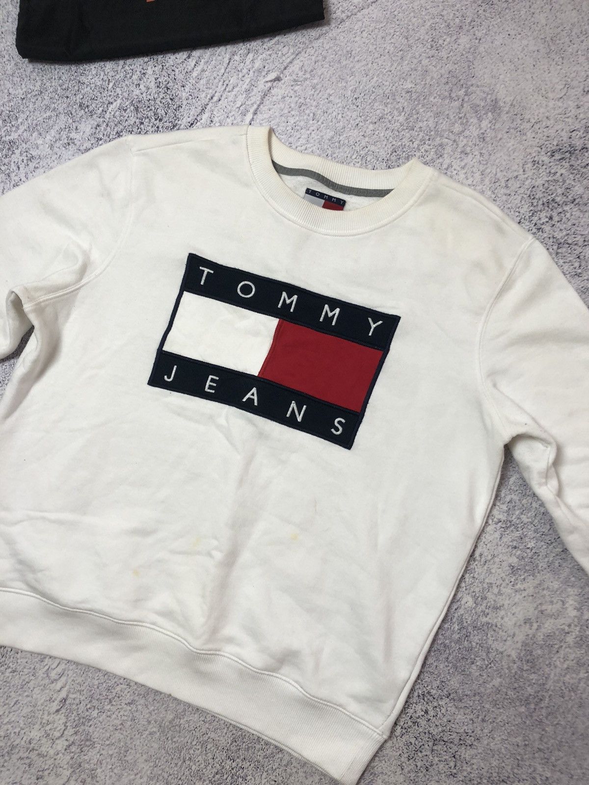 Tommy Hilfiger × Vintage Hoodie Tommy Hilfiger size Xl vintage big logo Size US XL / EU 56 / 4 - 4 Thumbnail